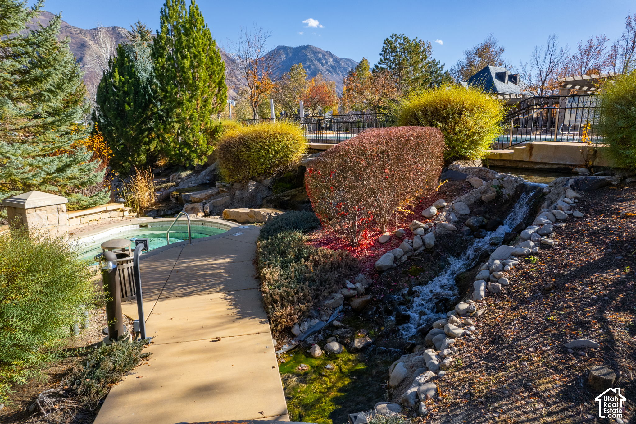 main property photo 35