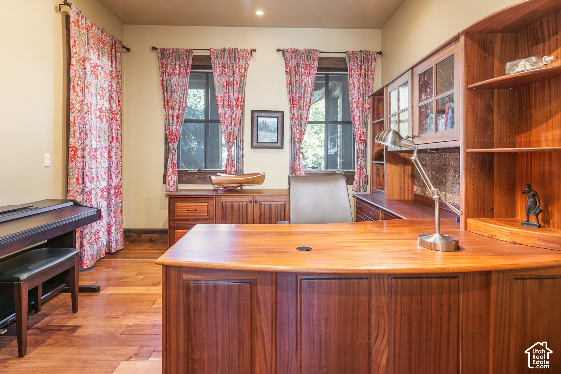 main property photo 16