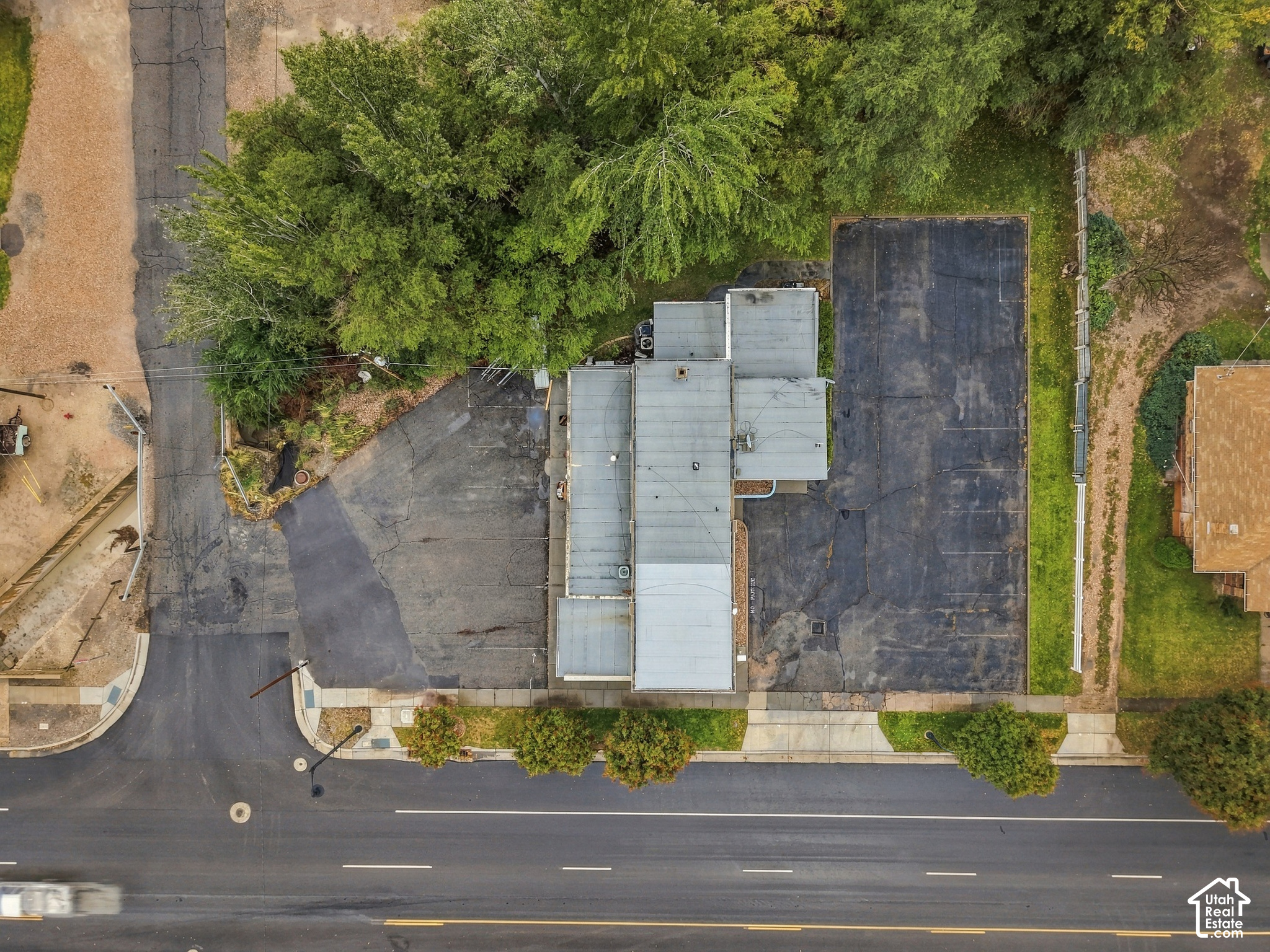main property photo 40
