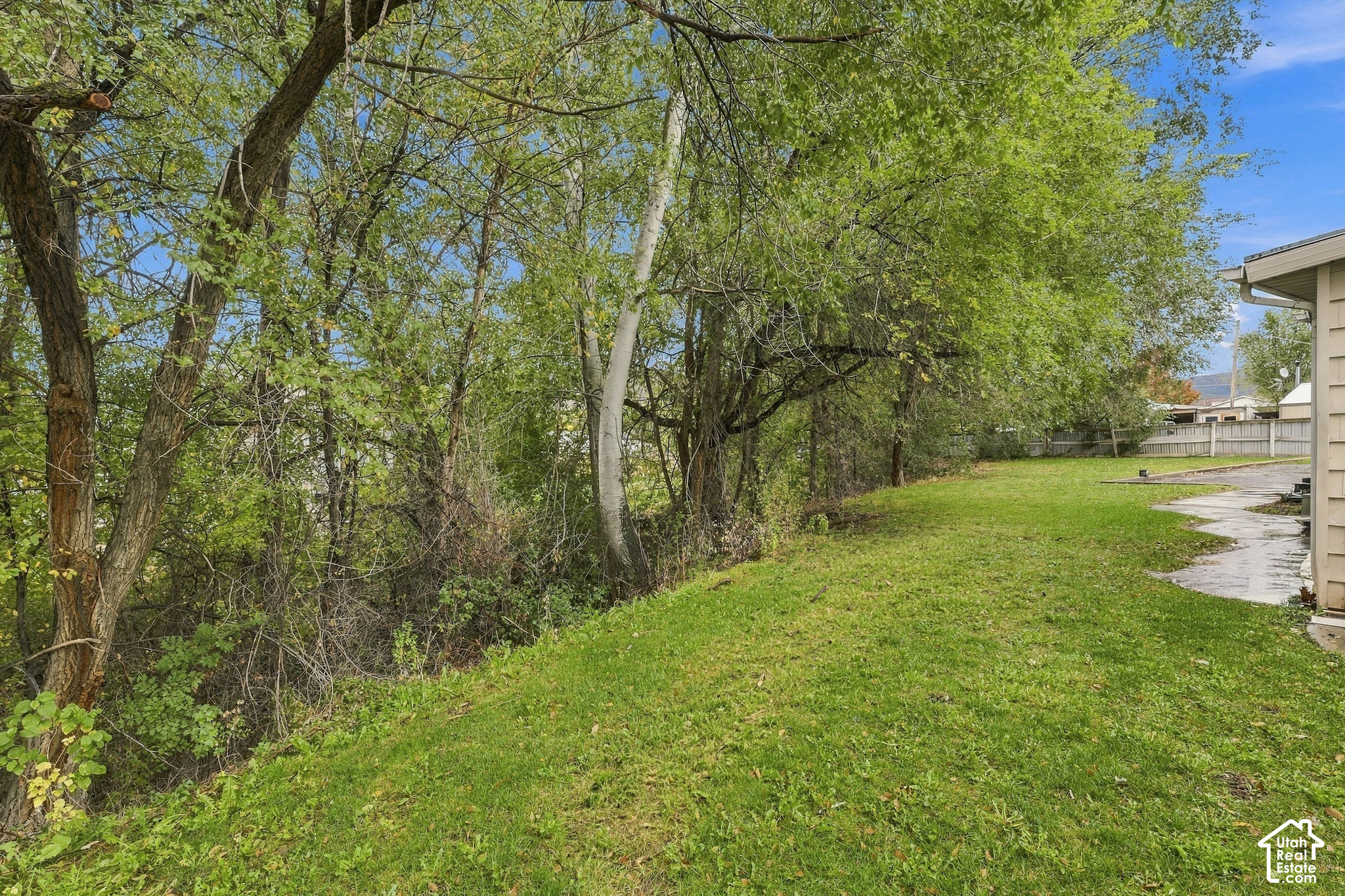 main property photo 45
