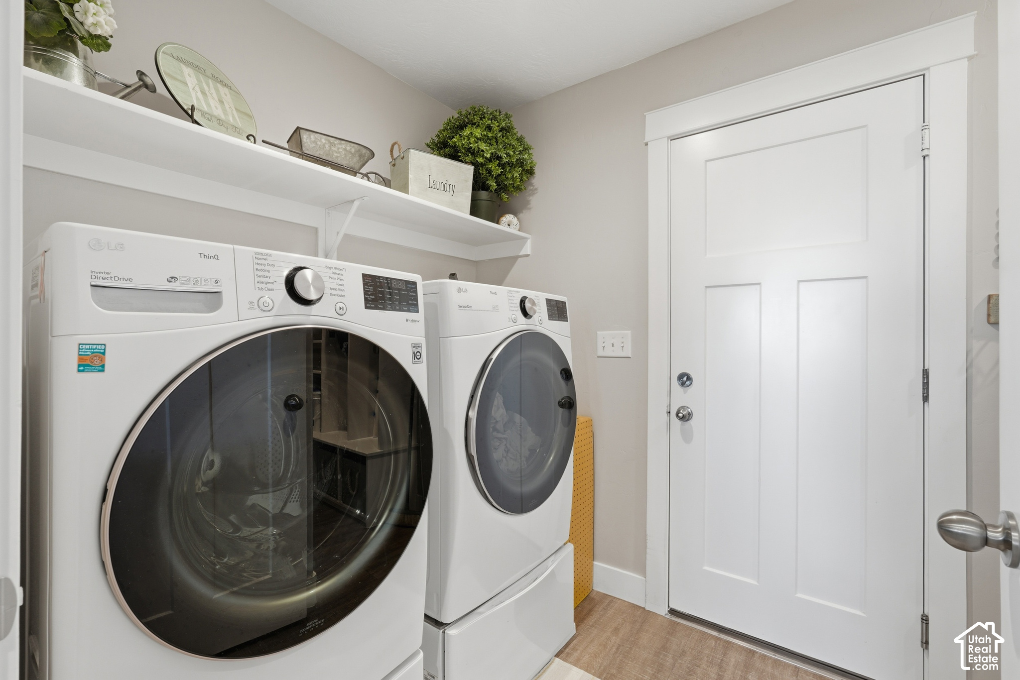 main property photo 16