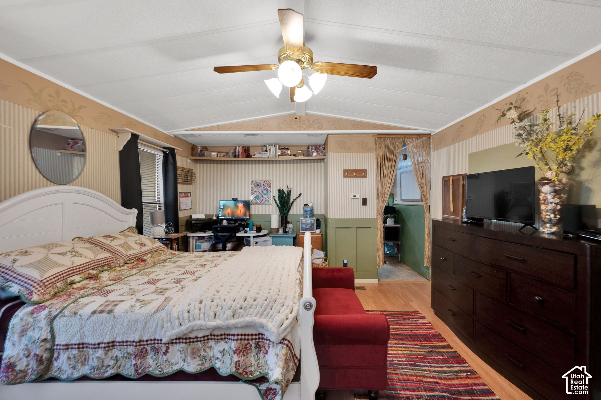 main property photo 10
