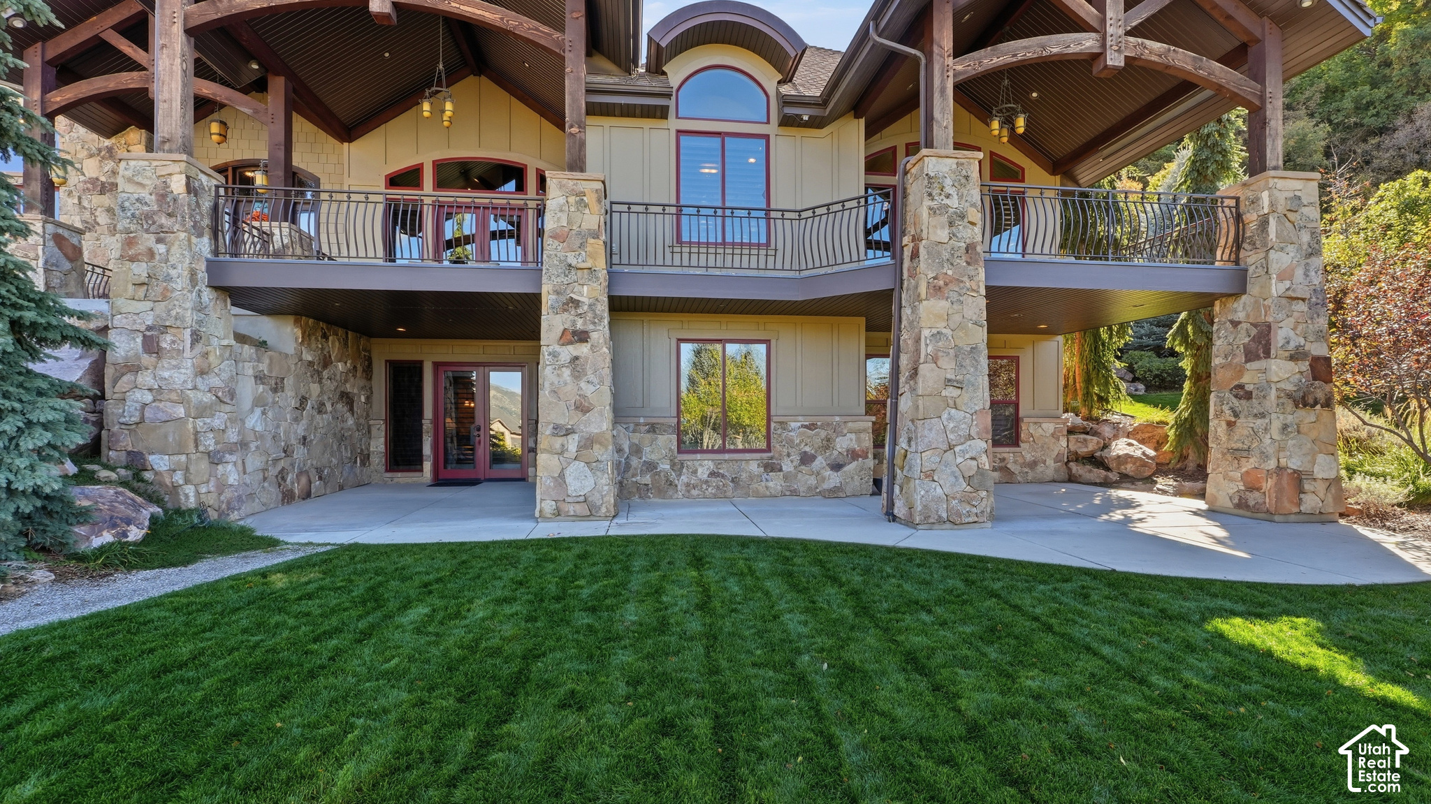main property photo 10