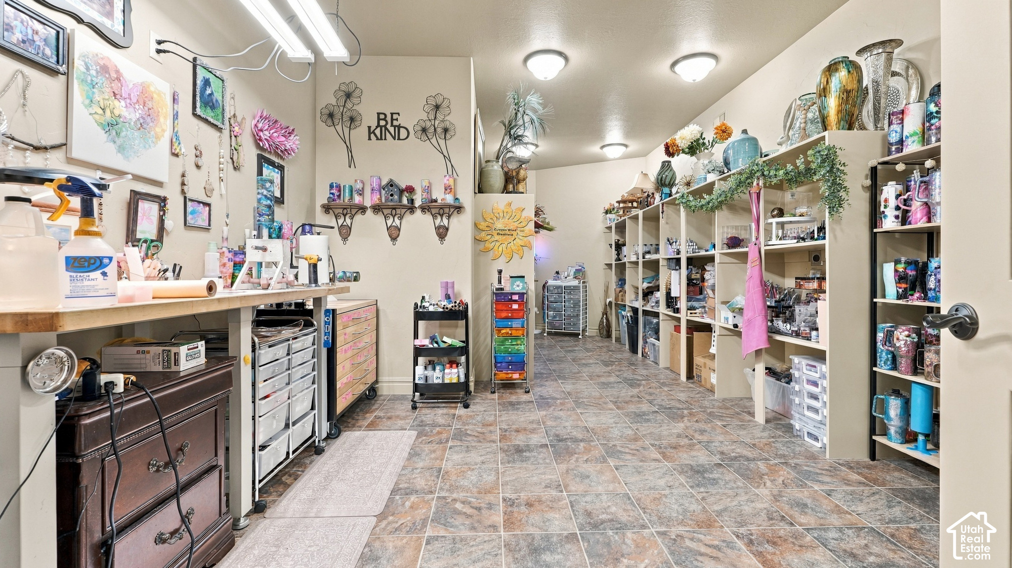 main property photo 79