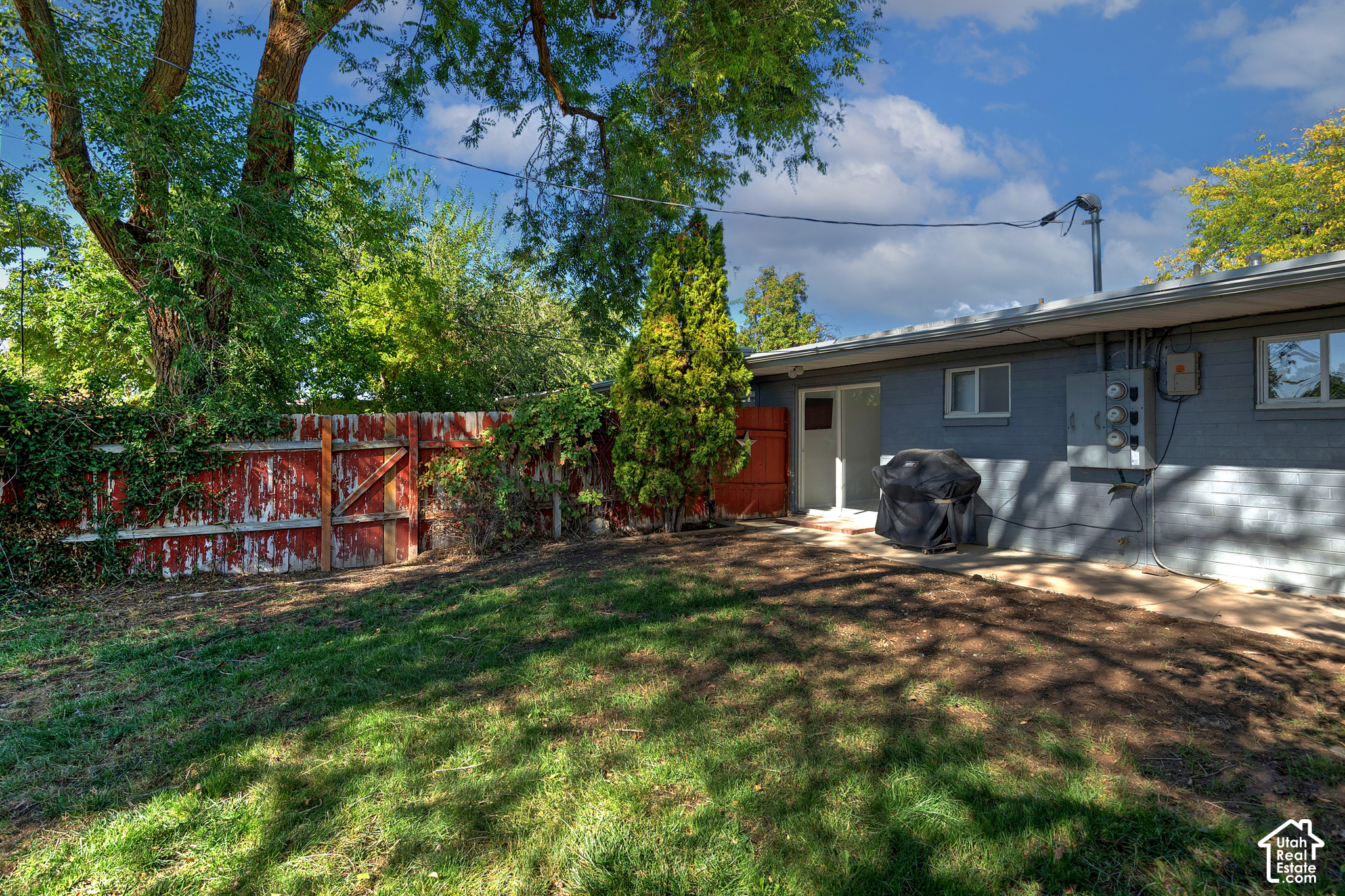 main property photo 28