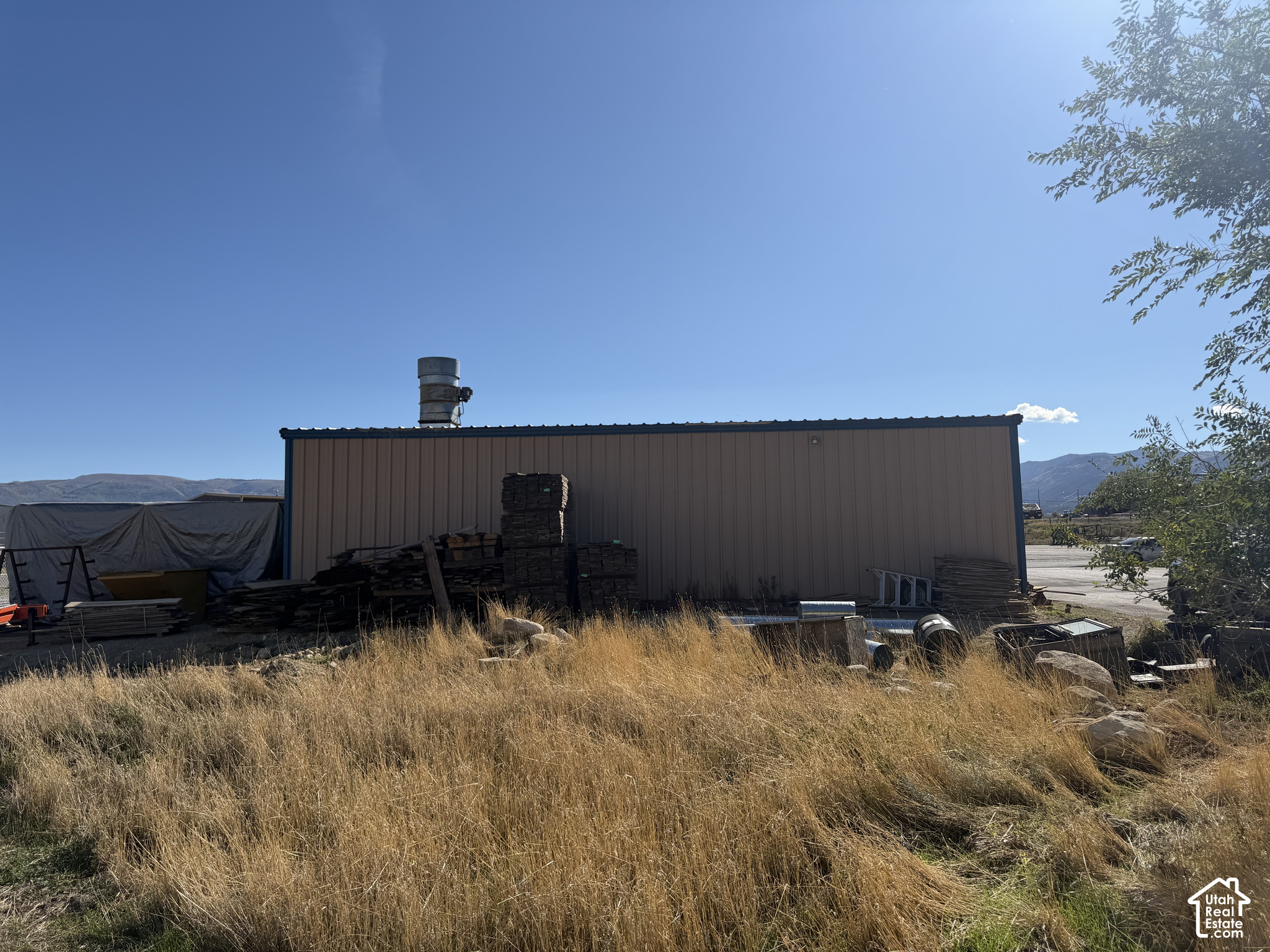 main property photo 10