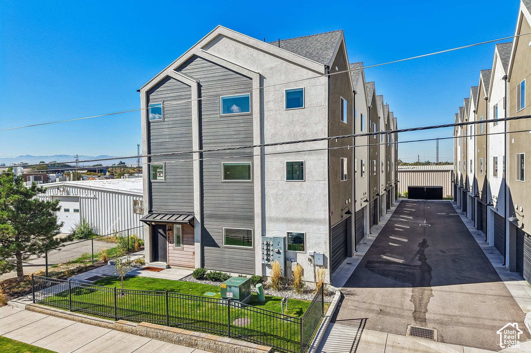 main property photo 25
