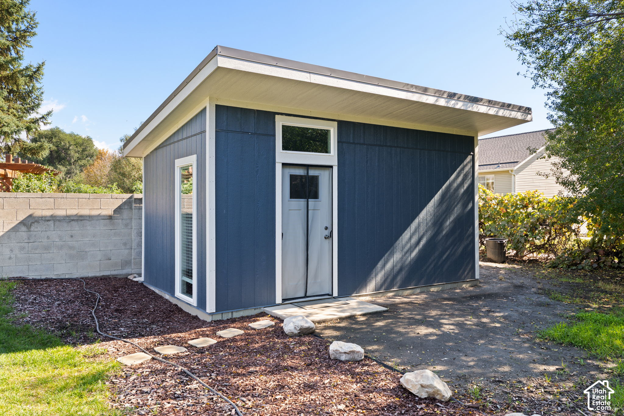 main property photo 36