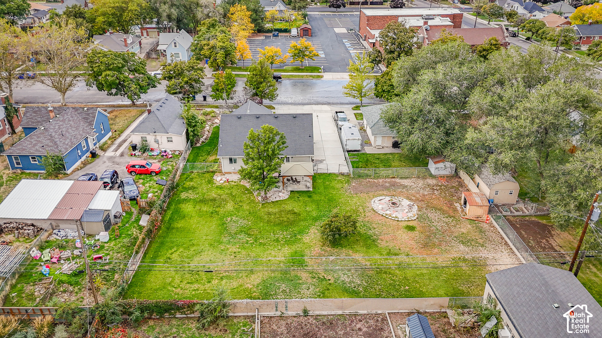 main property photo 28