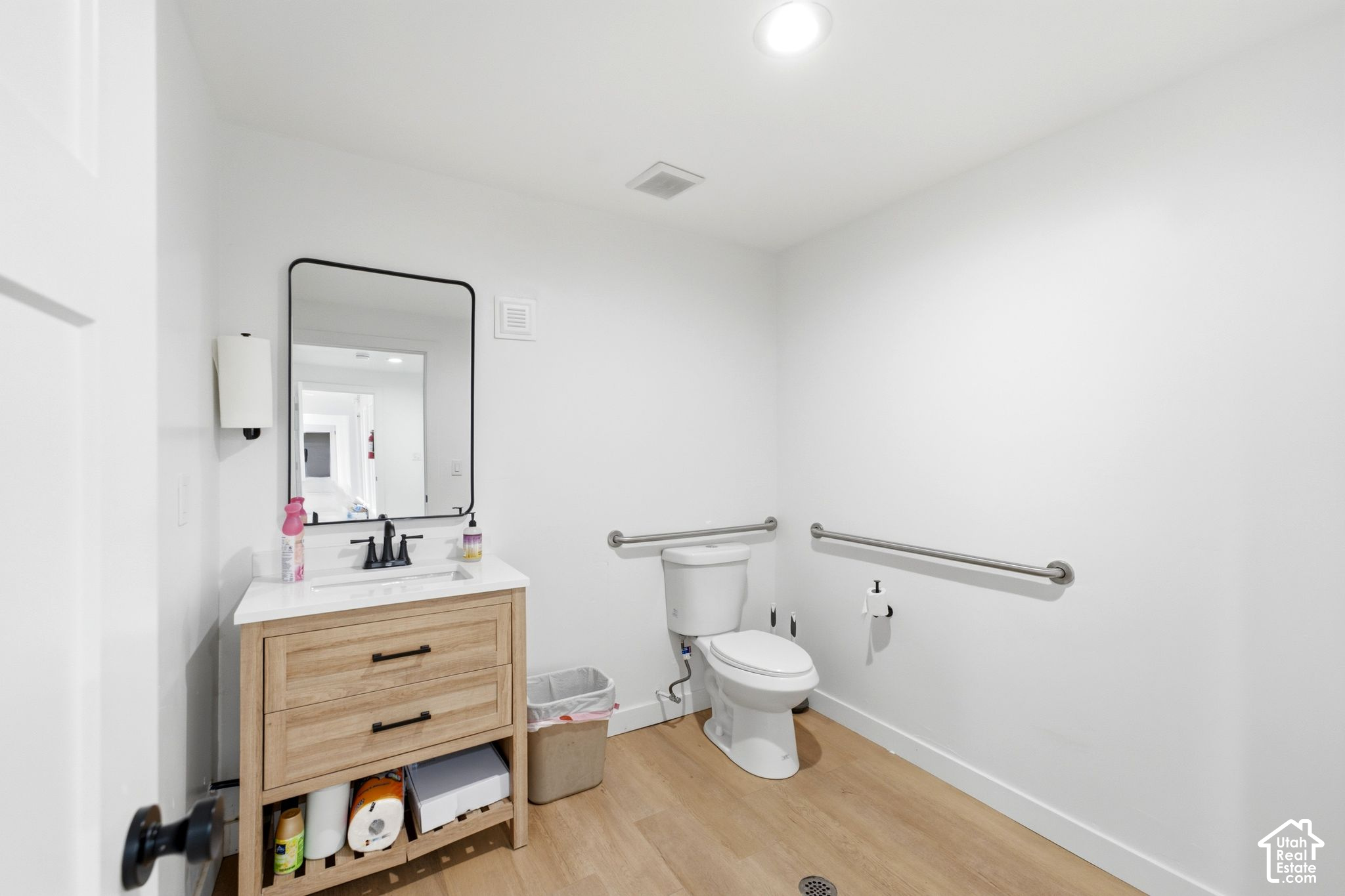 main property photo 11