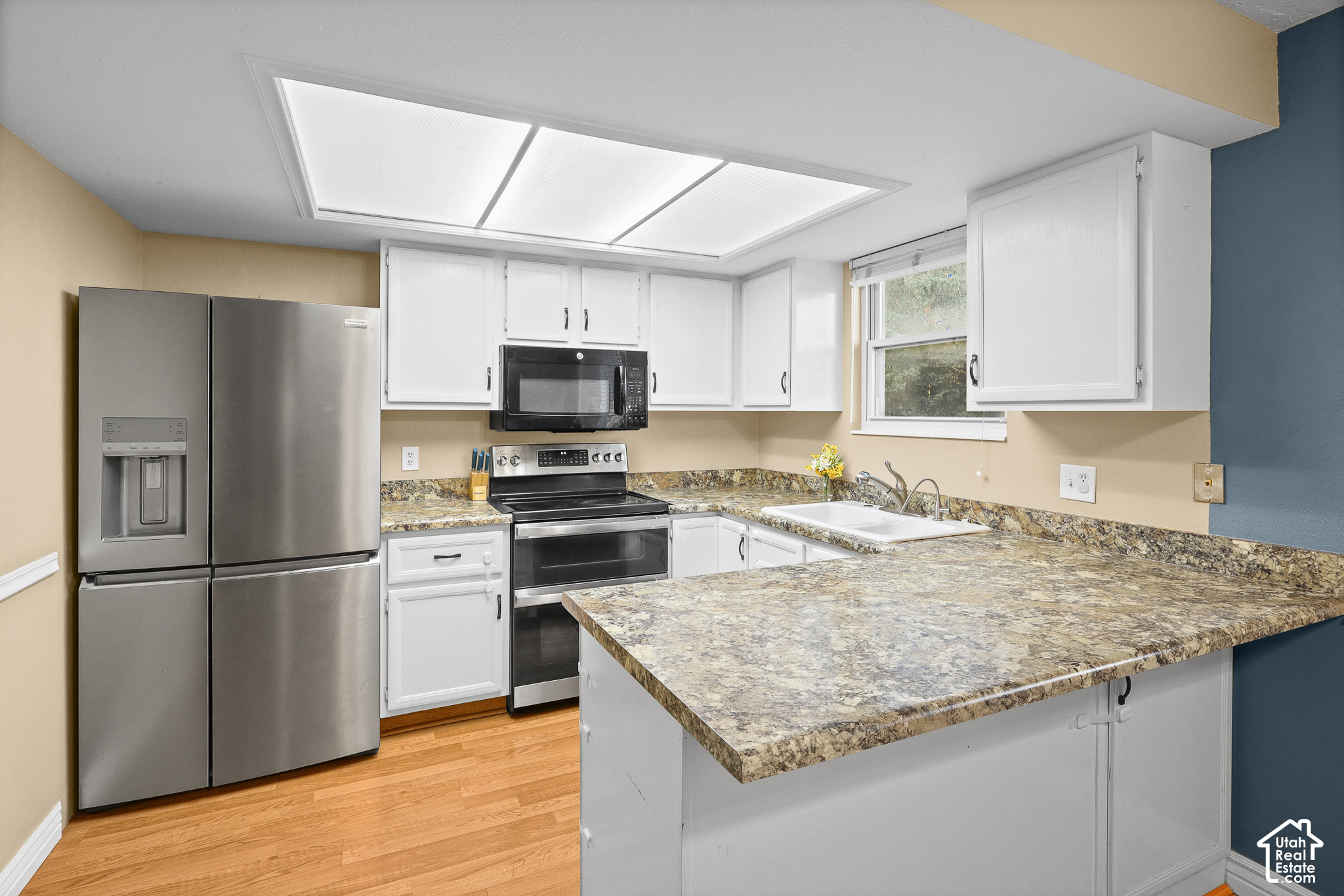 main property photo 8