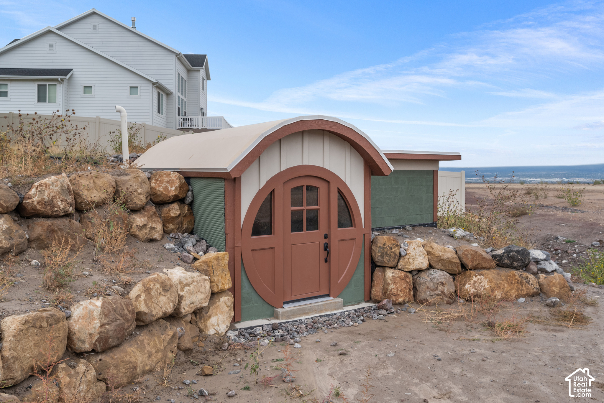 main property photo 37