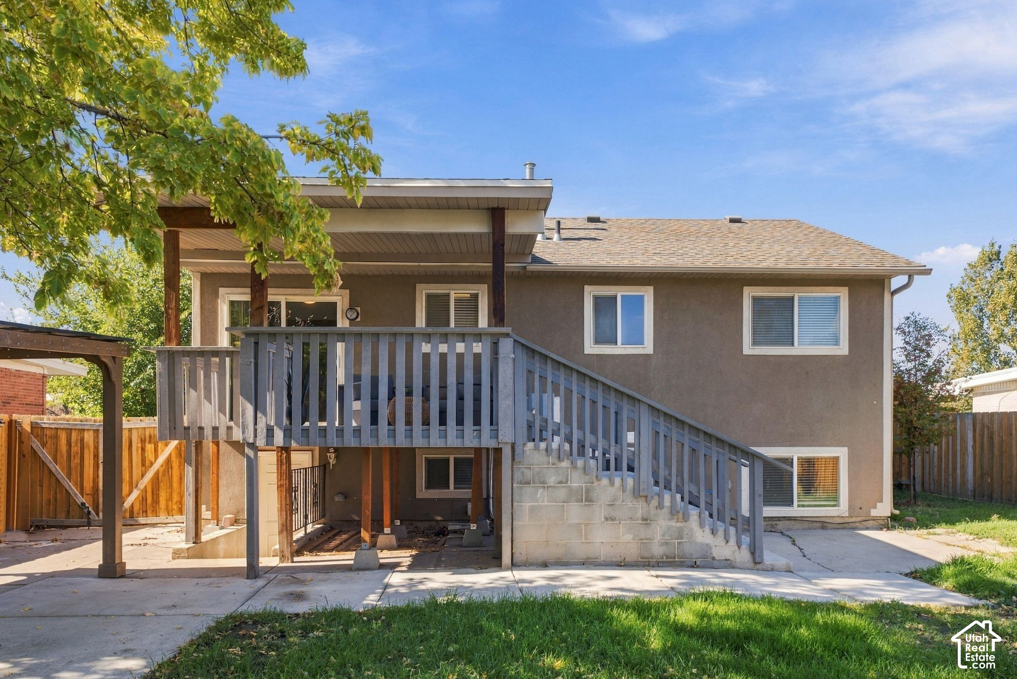 main property photo 28