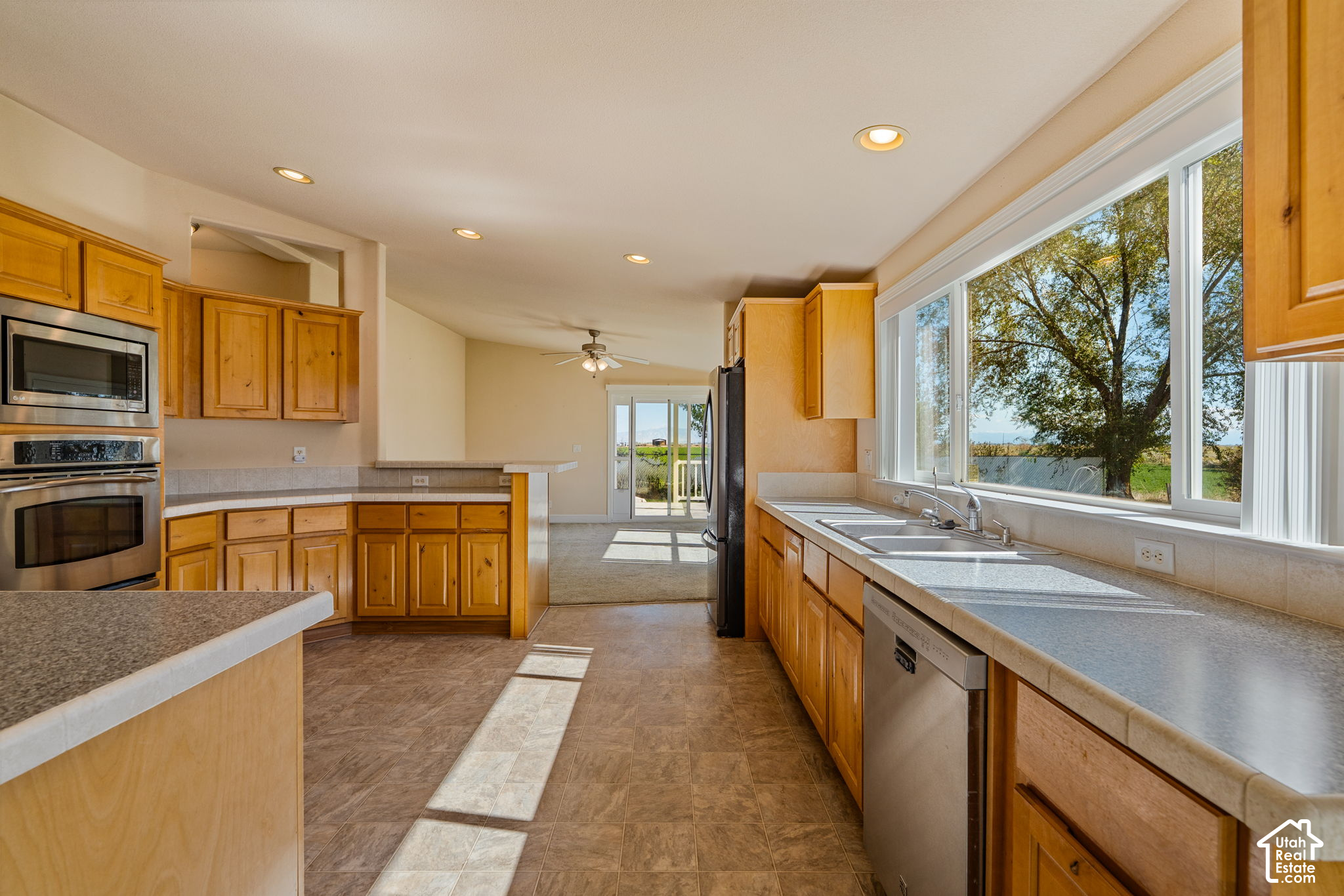 main property photo 13