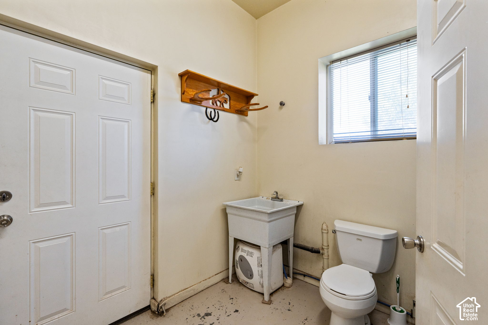 main property photo 43