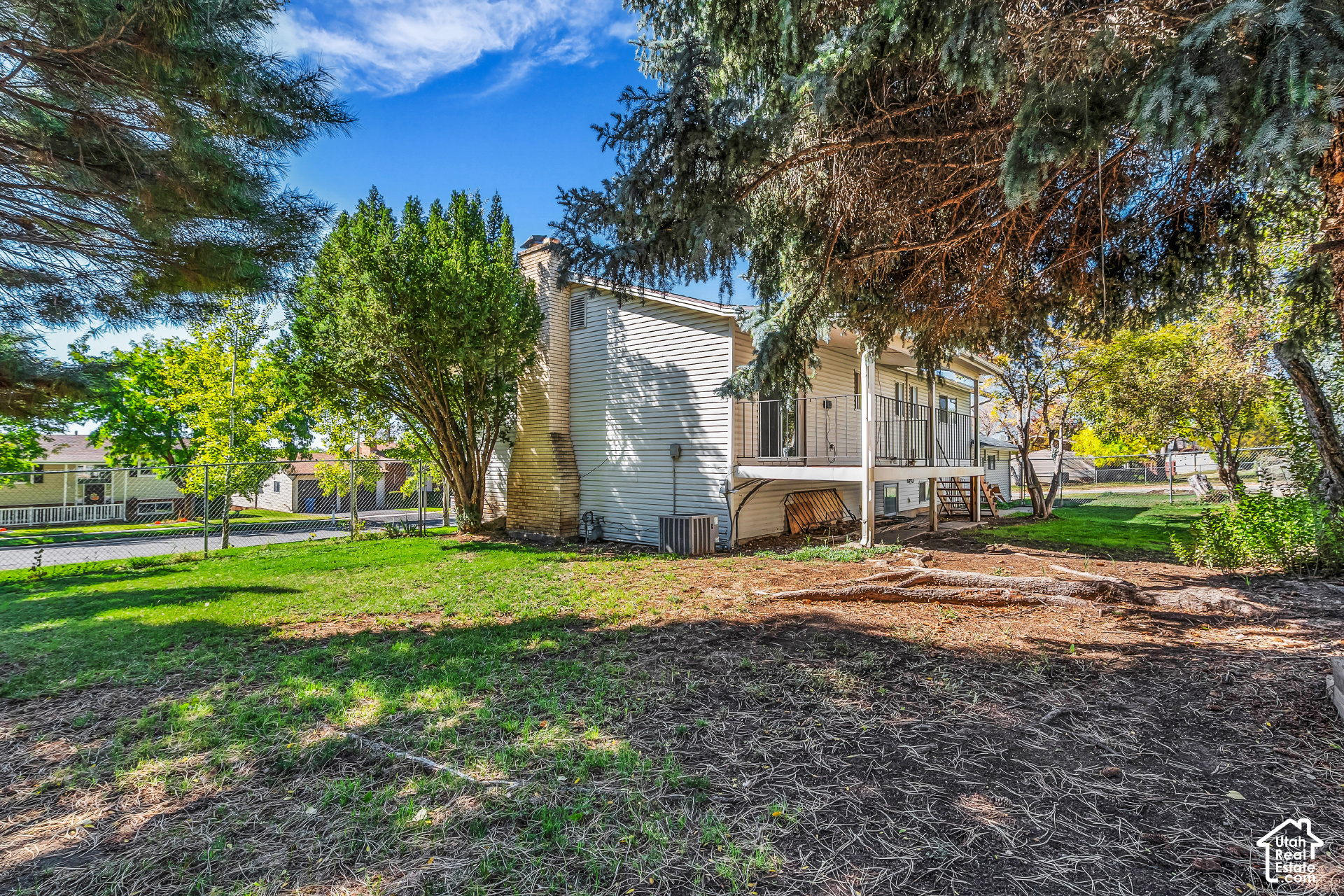 main property photo 23