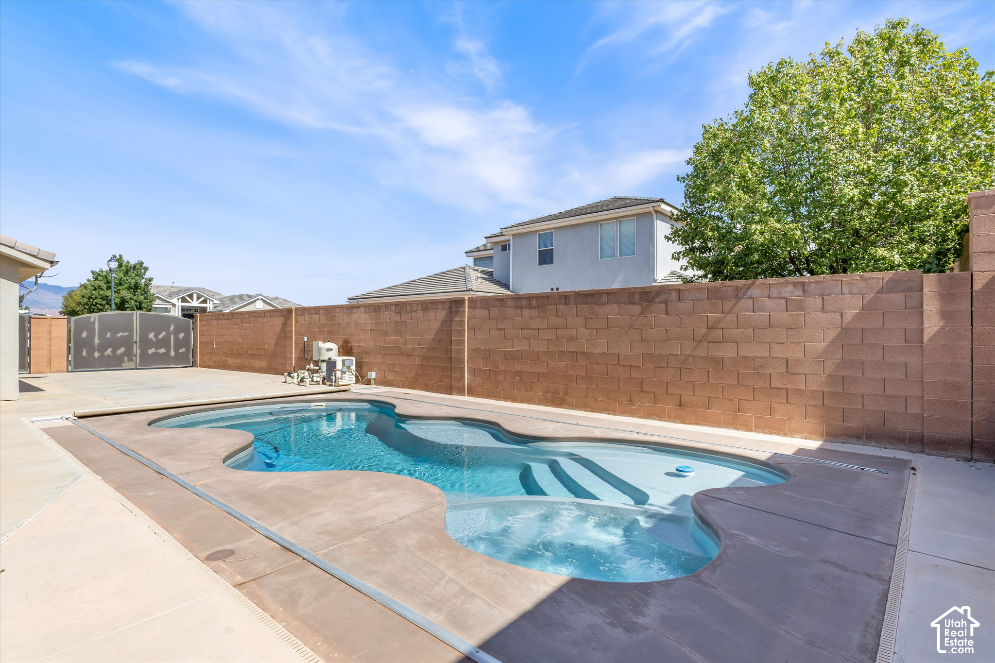 main property photo 31