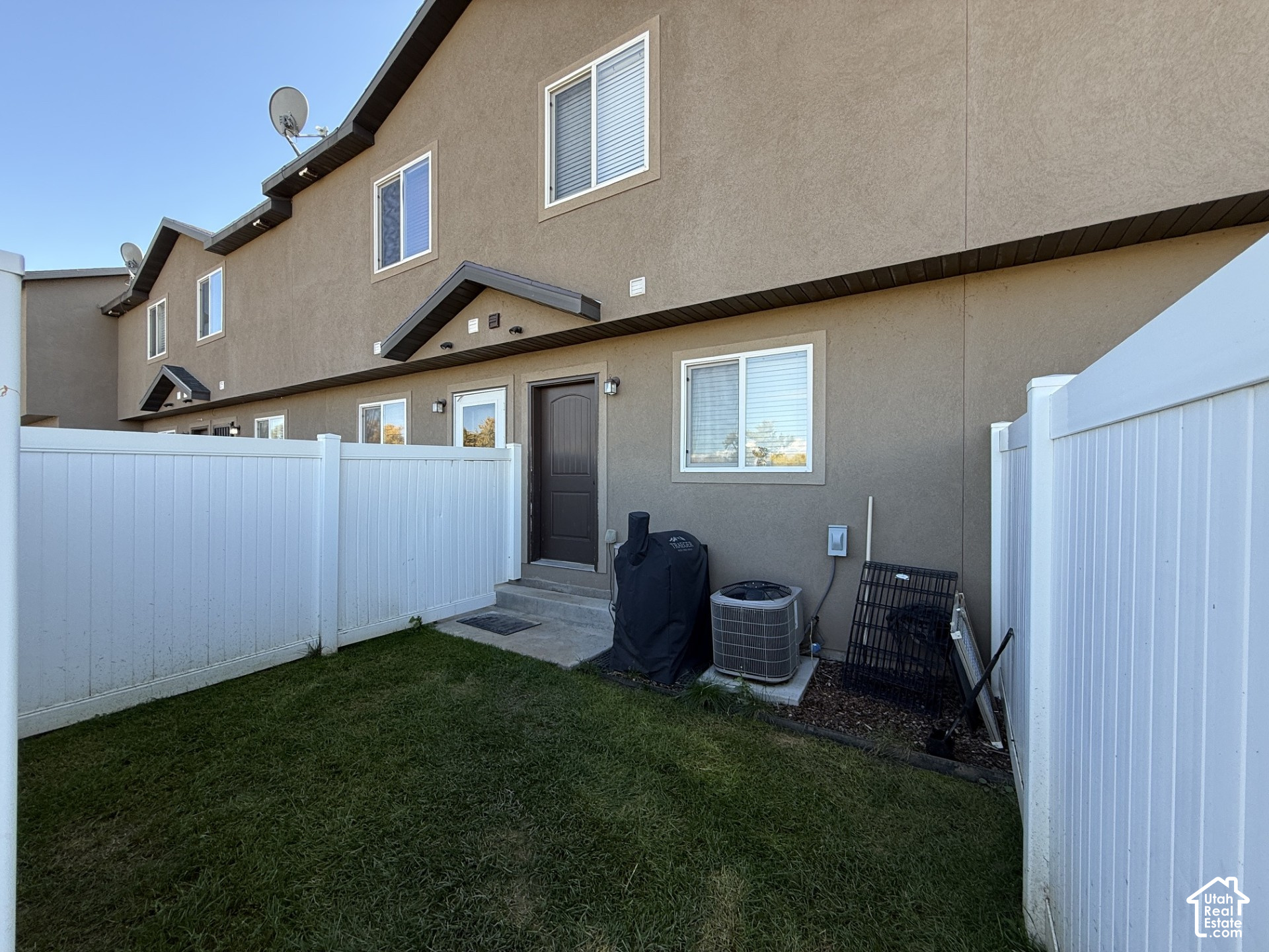 main property photo 19