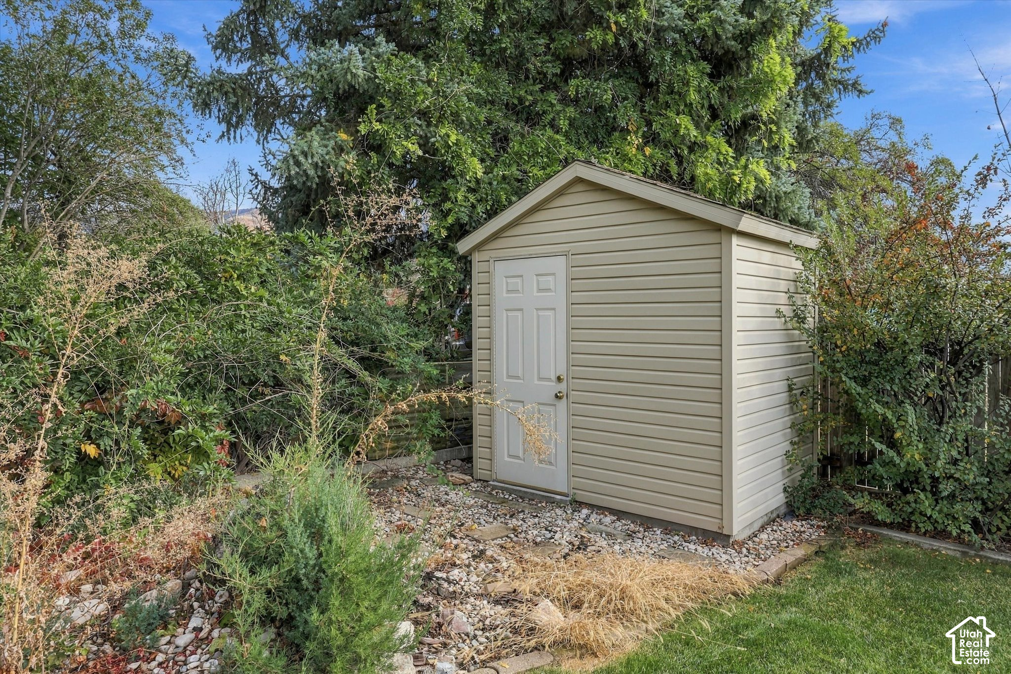 main property photo 44
