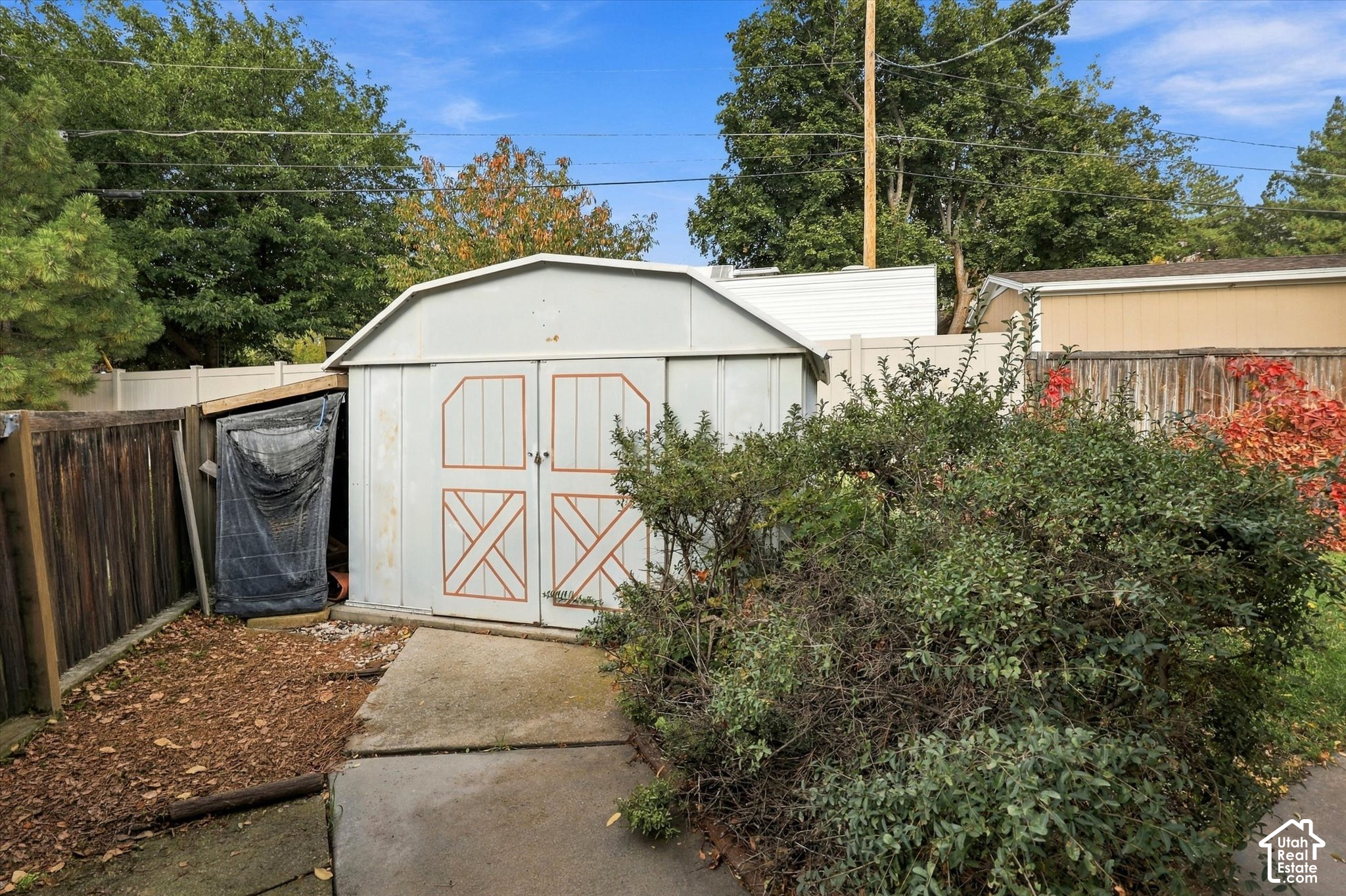 main property photo 50