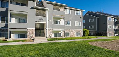 image of property with 3 Bed | 2 Bath | 1,005 Sqft