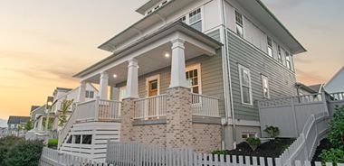 image of property with 6 Bed | 5 Bath | 4,237 Sqft