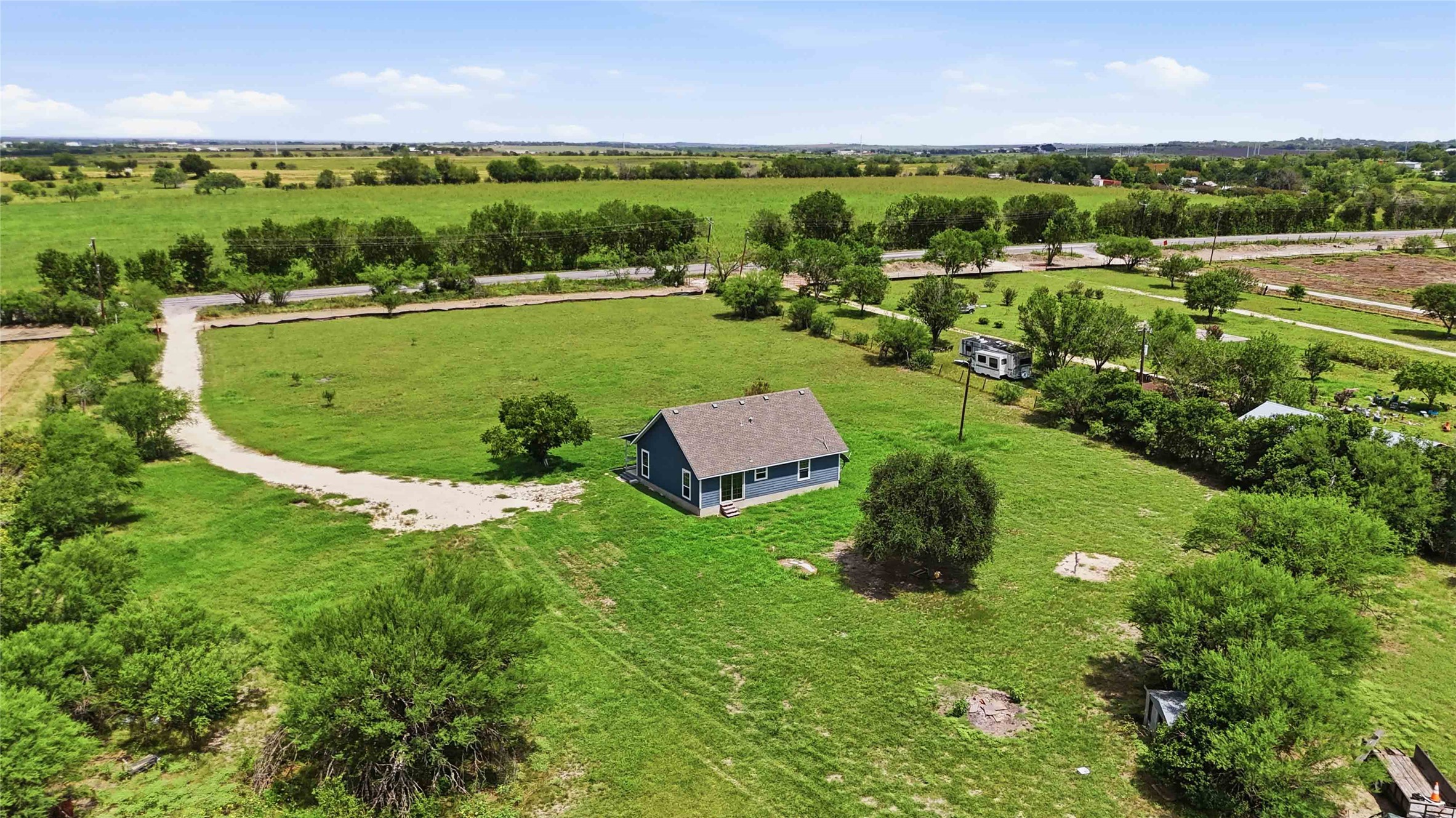 main property photo 23