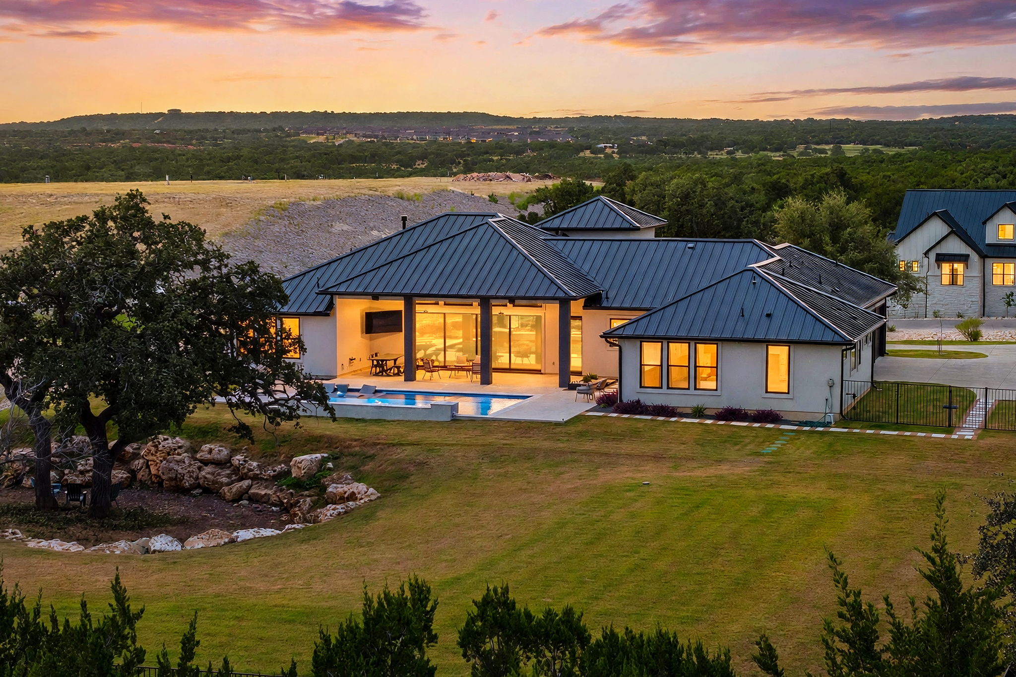 main property photo 34