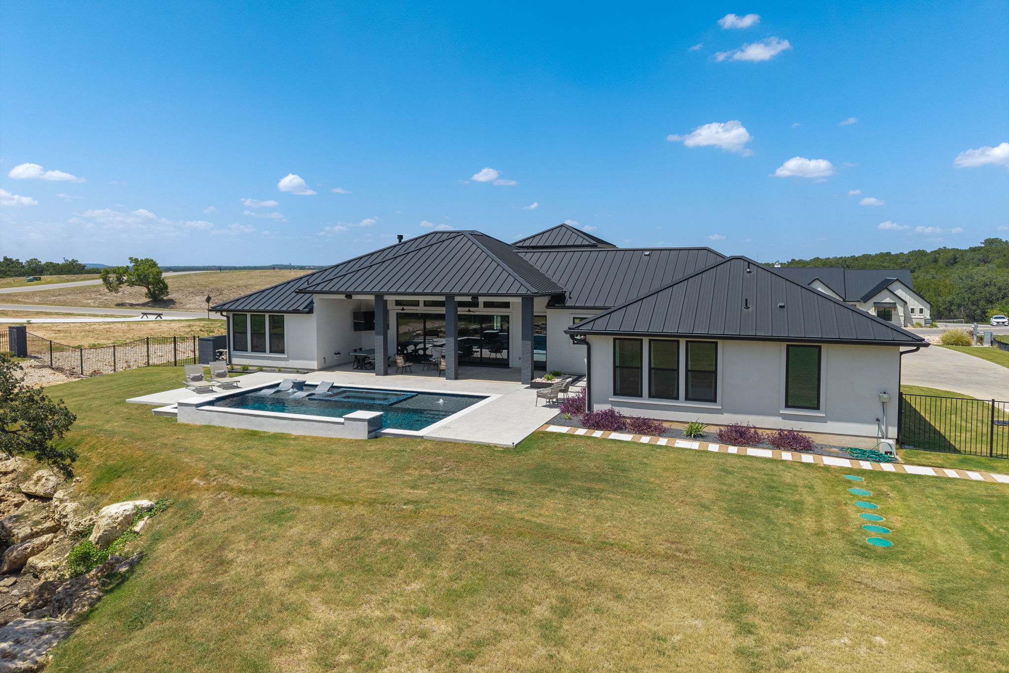 main property photo 37