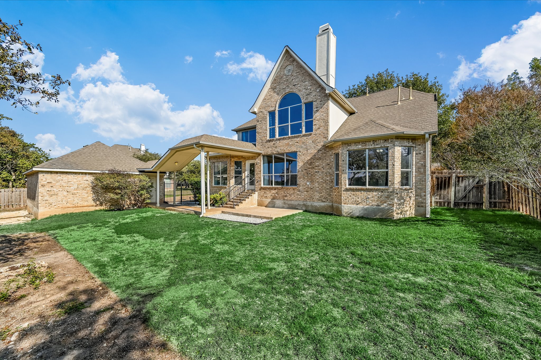 main property photo 23