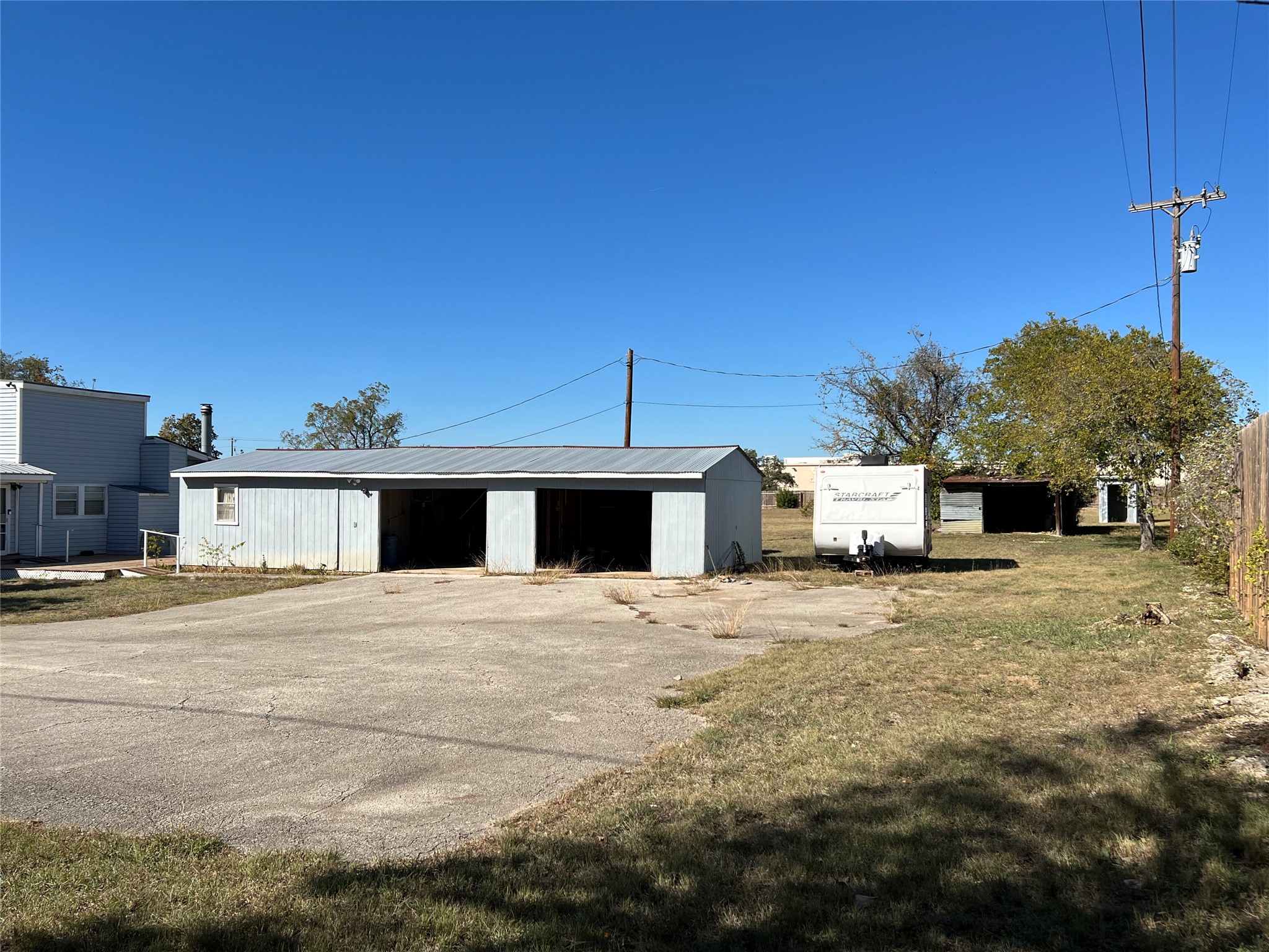 main property photo 30