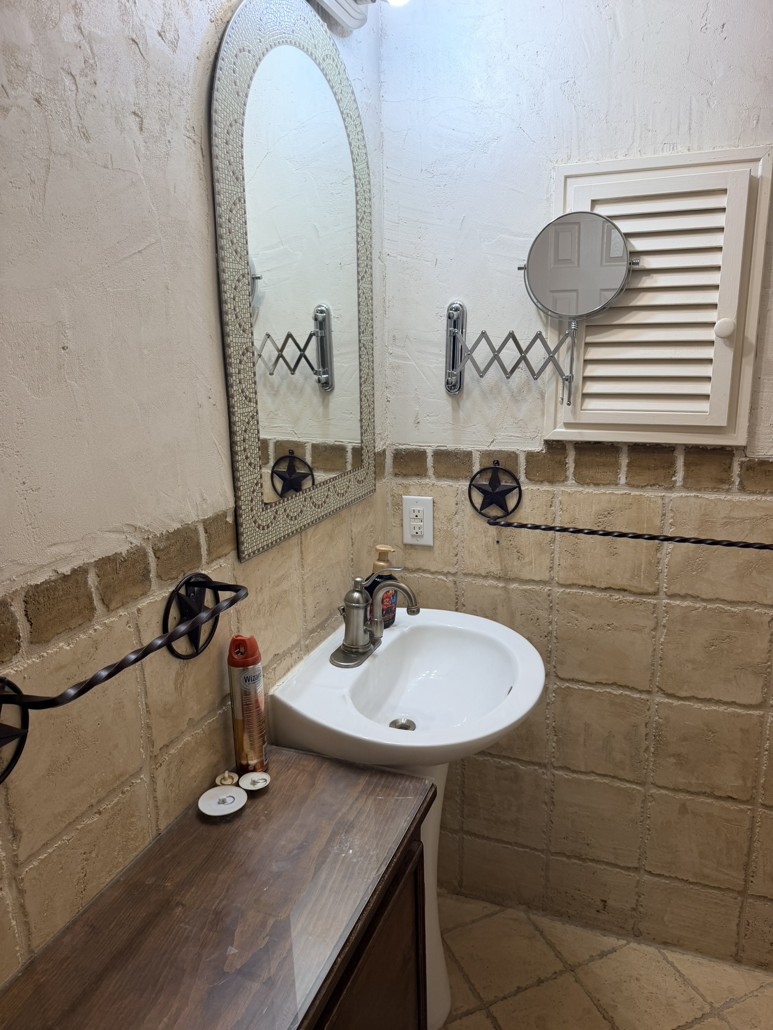 main property photo 16