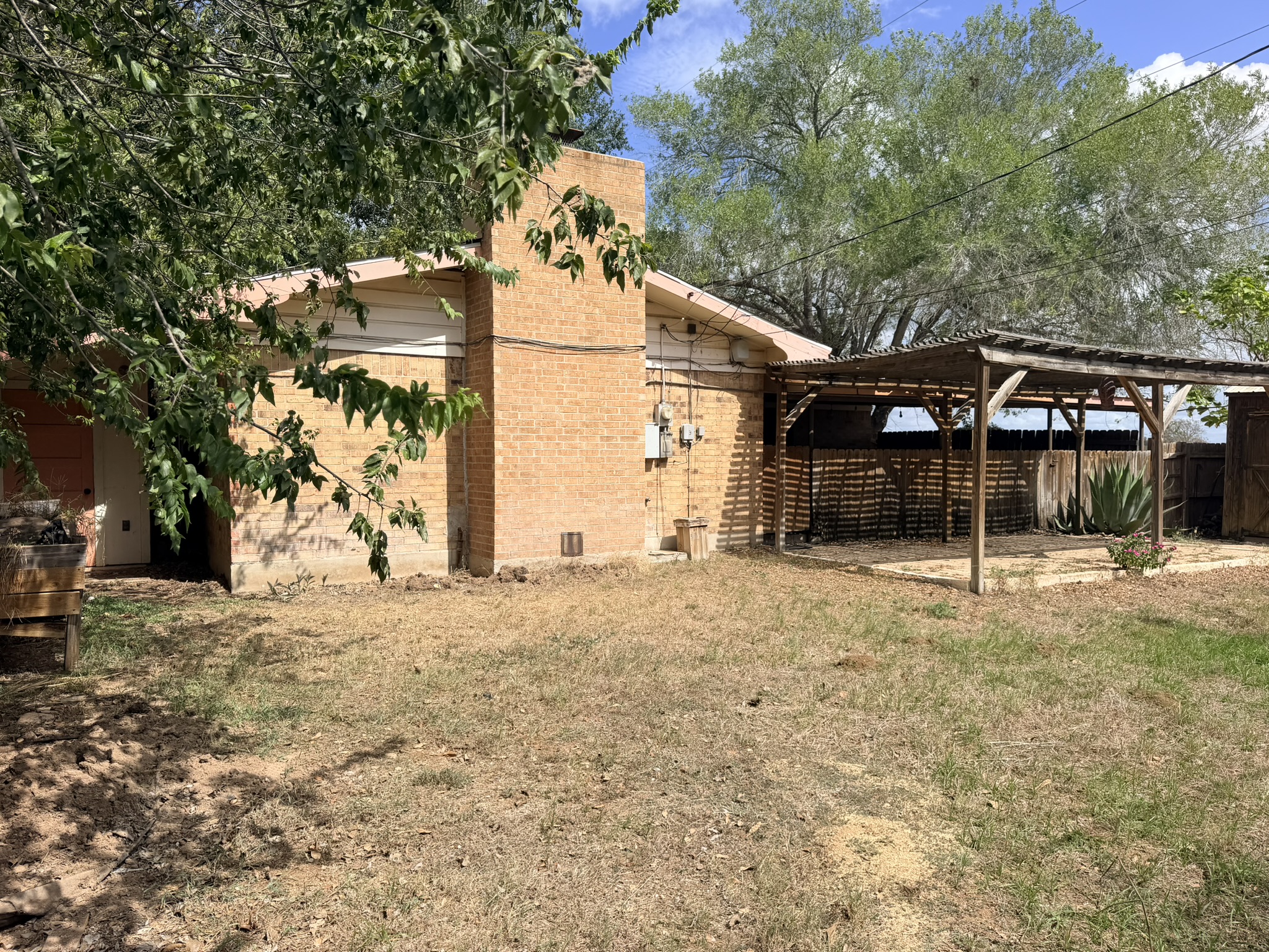 main property photo 34