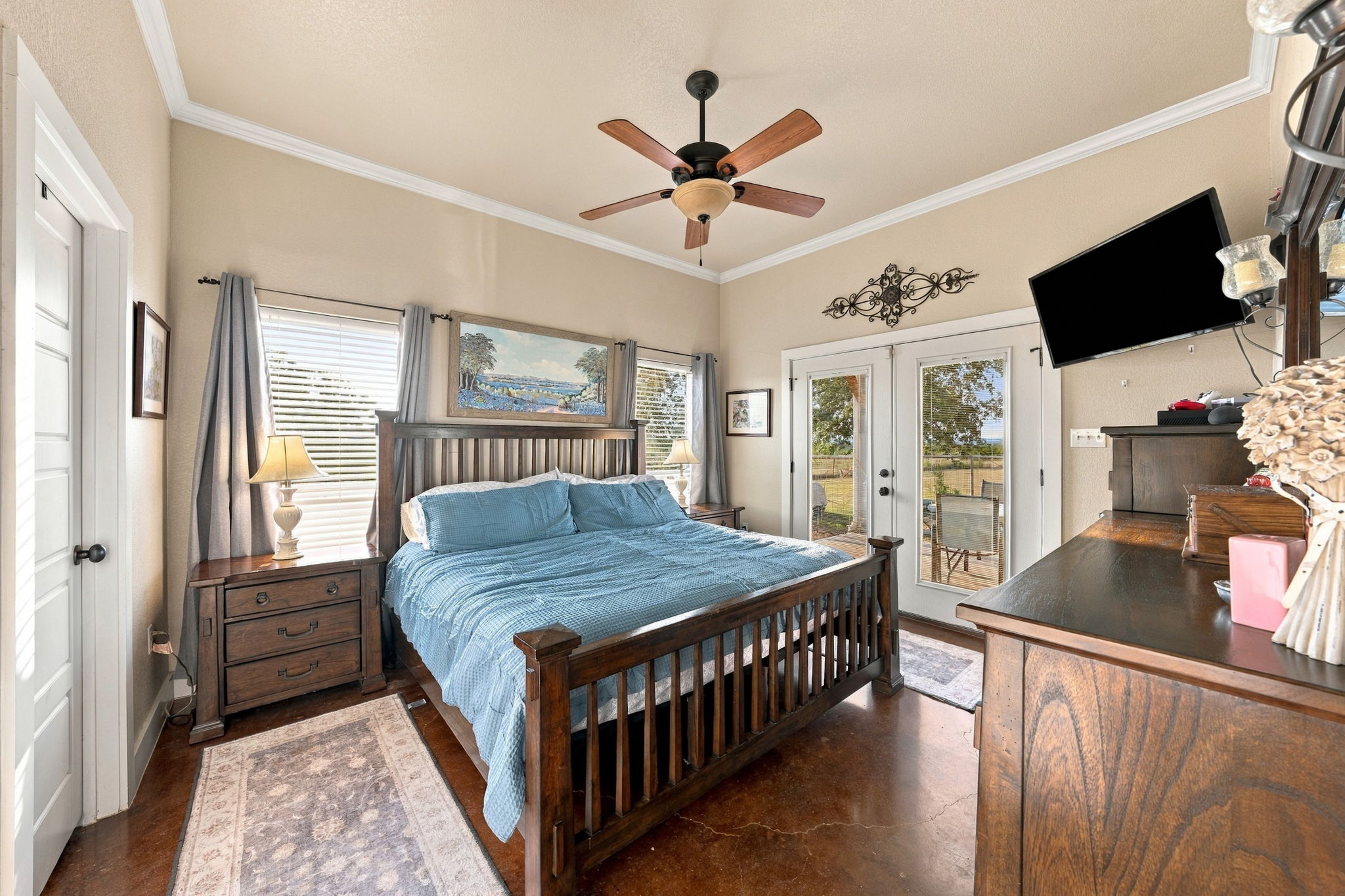 main property photo 6