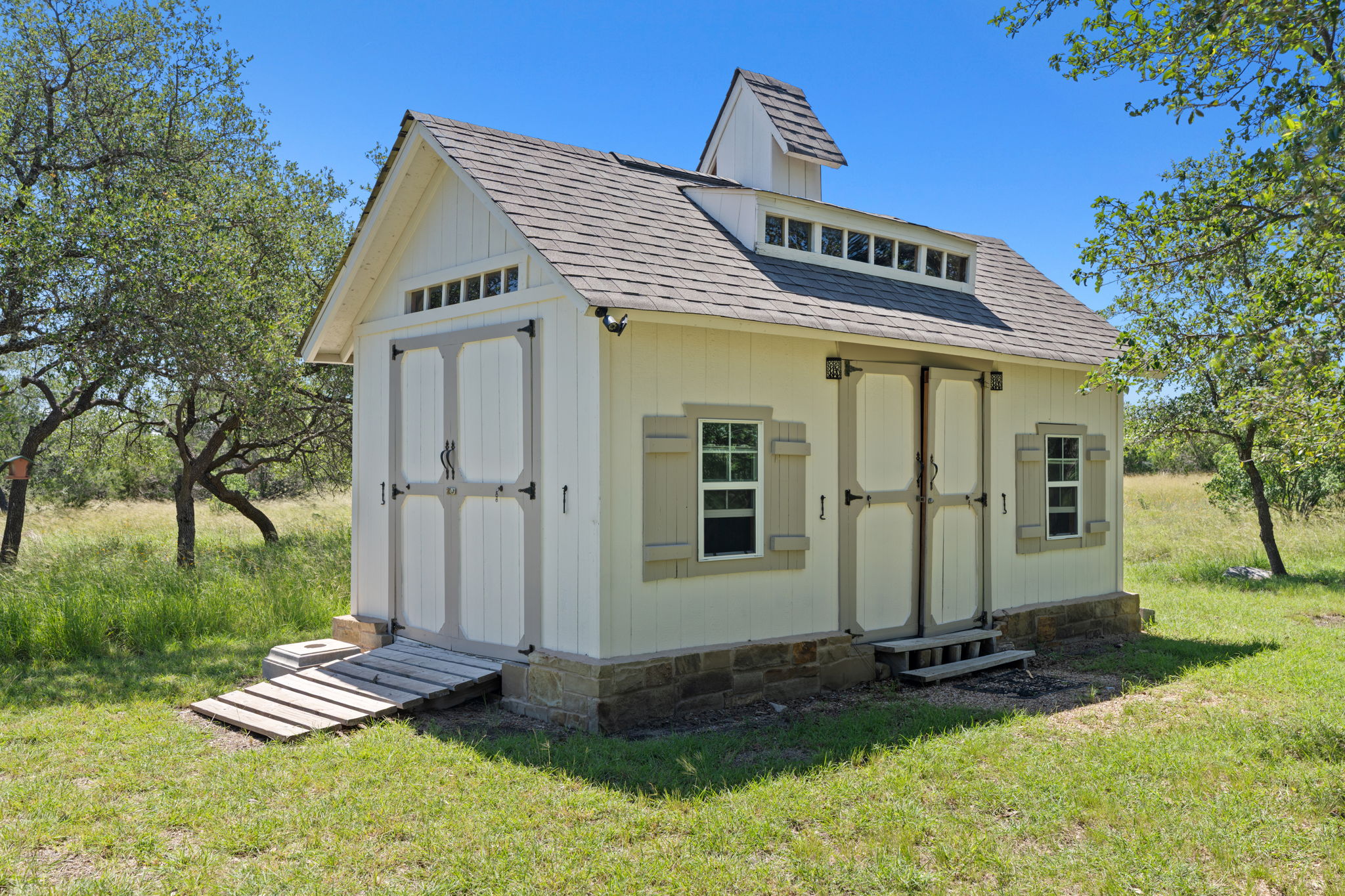 main property photo 34