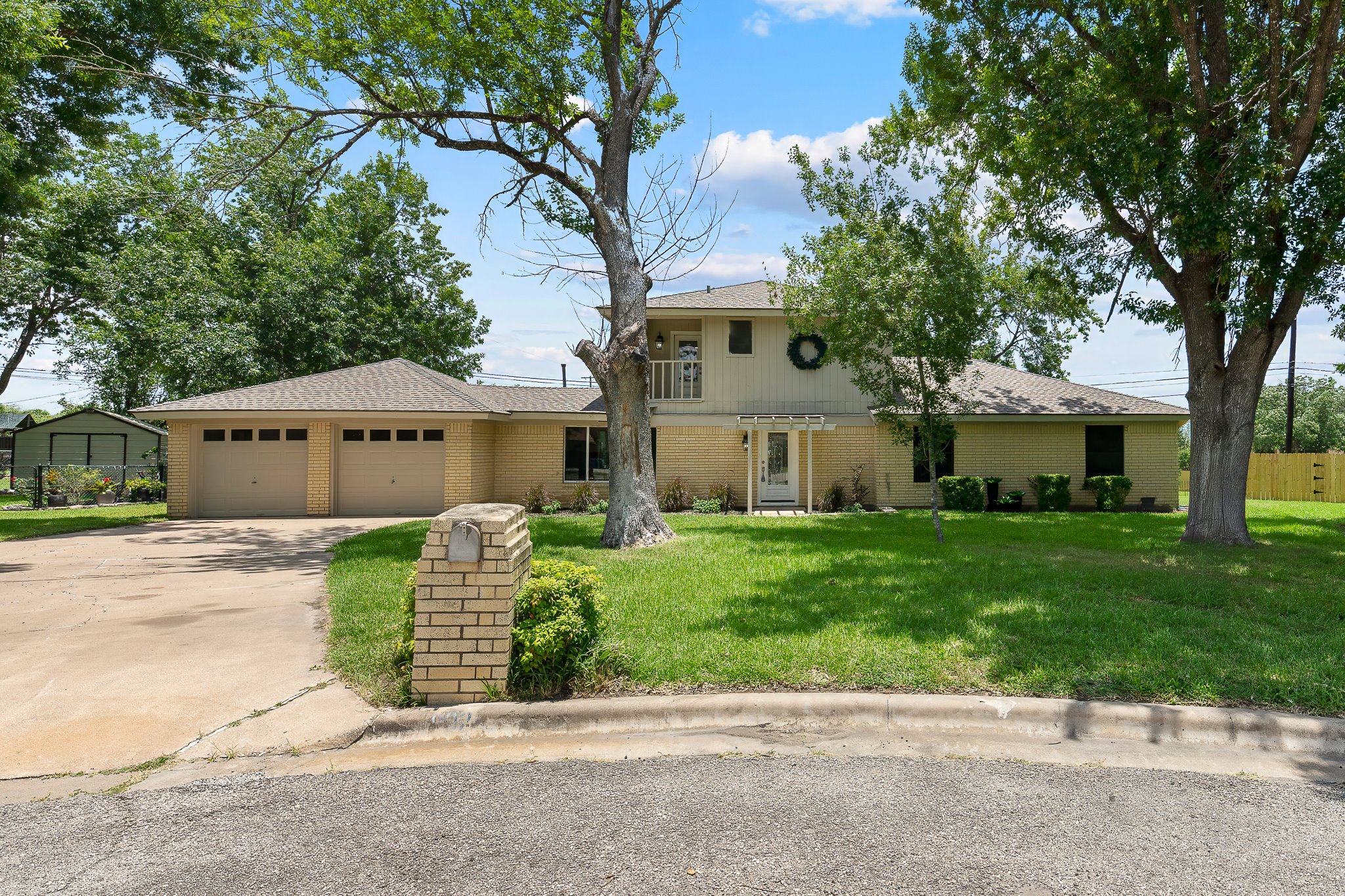 main property photo 37