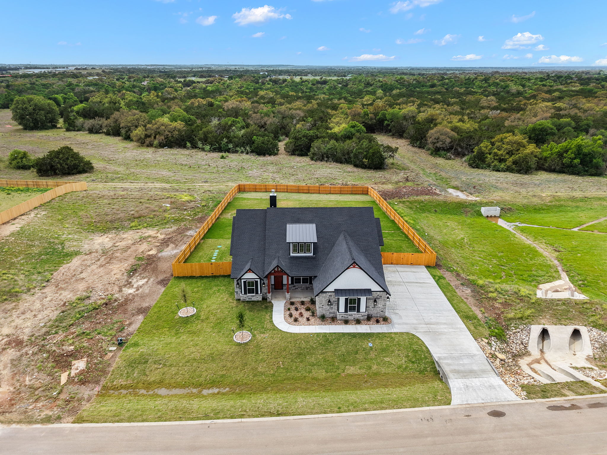 main property photo 3