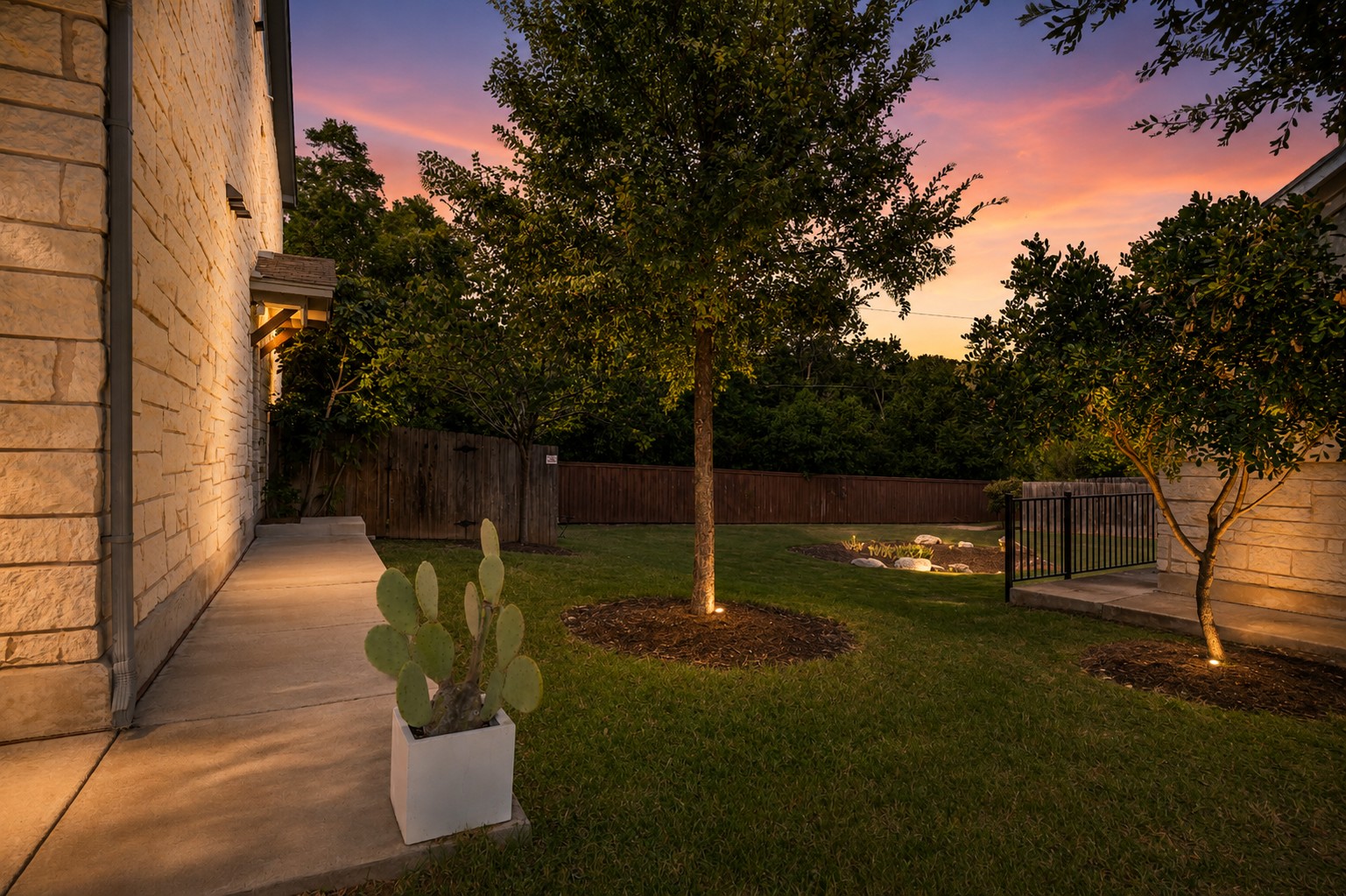 main property photo 25