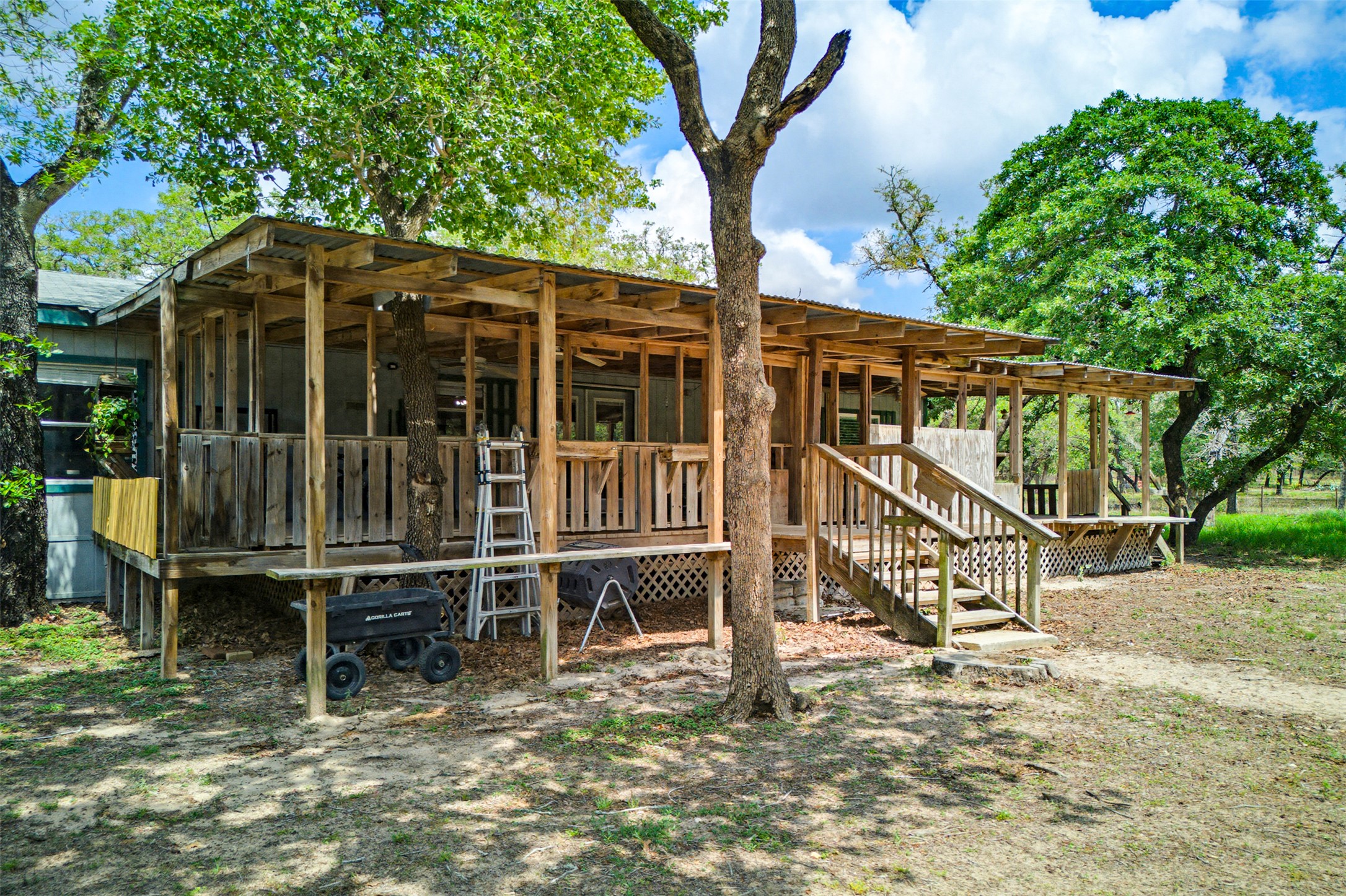 main property photo 28