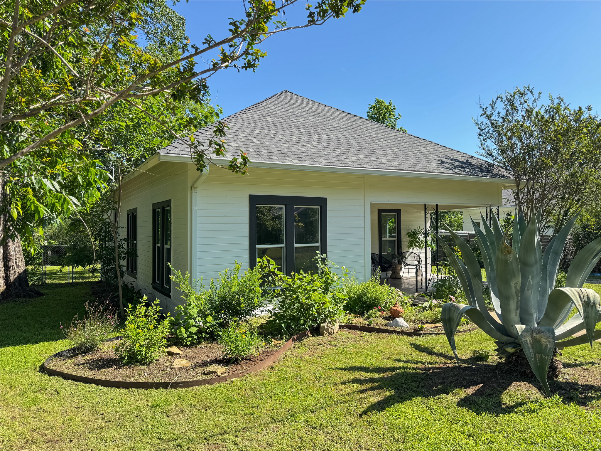main property photo 26