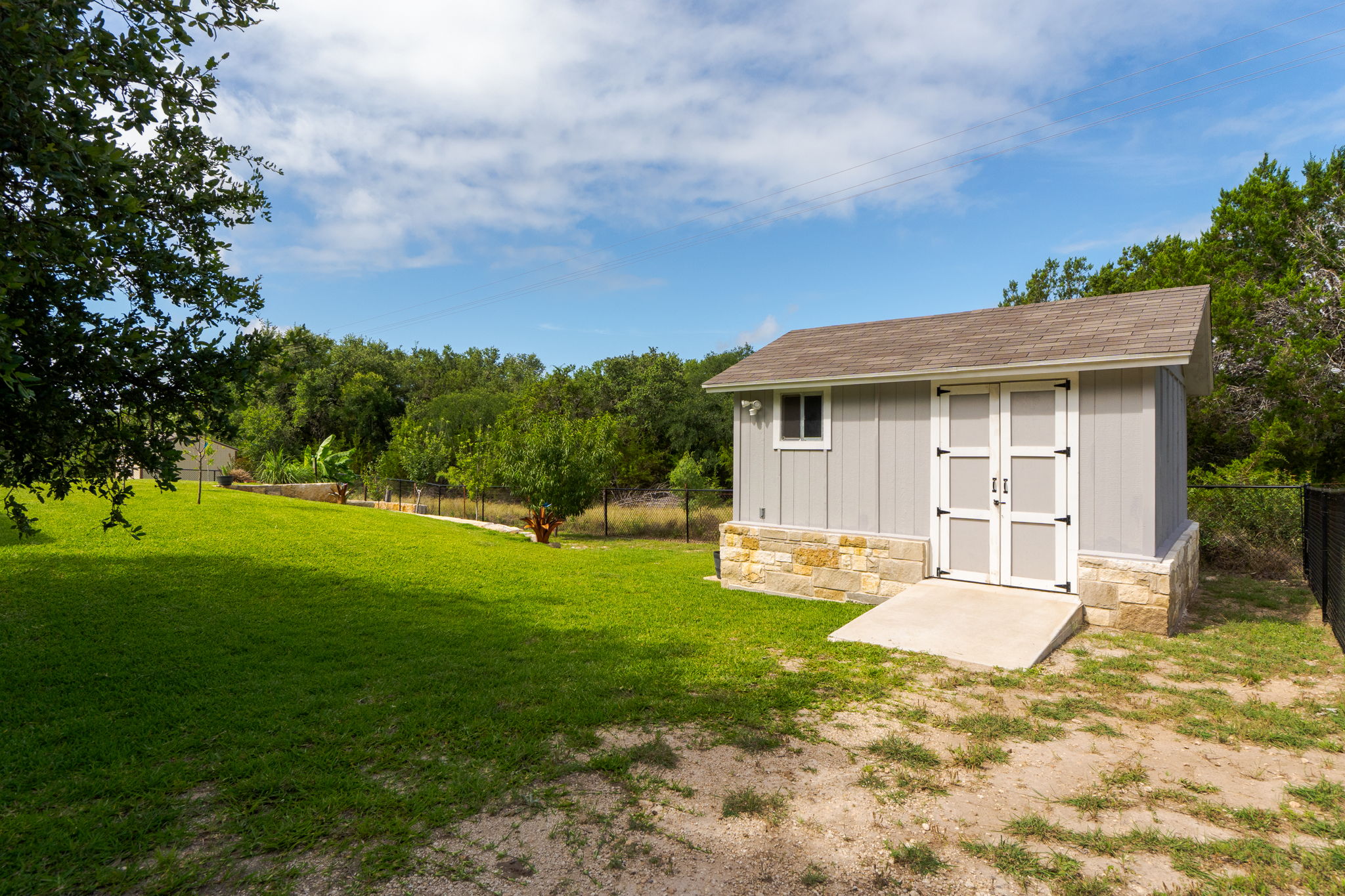 main property photo 33