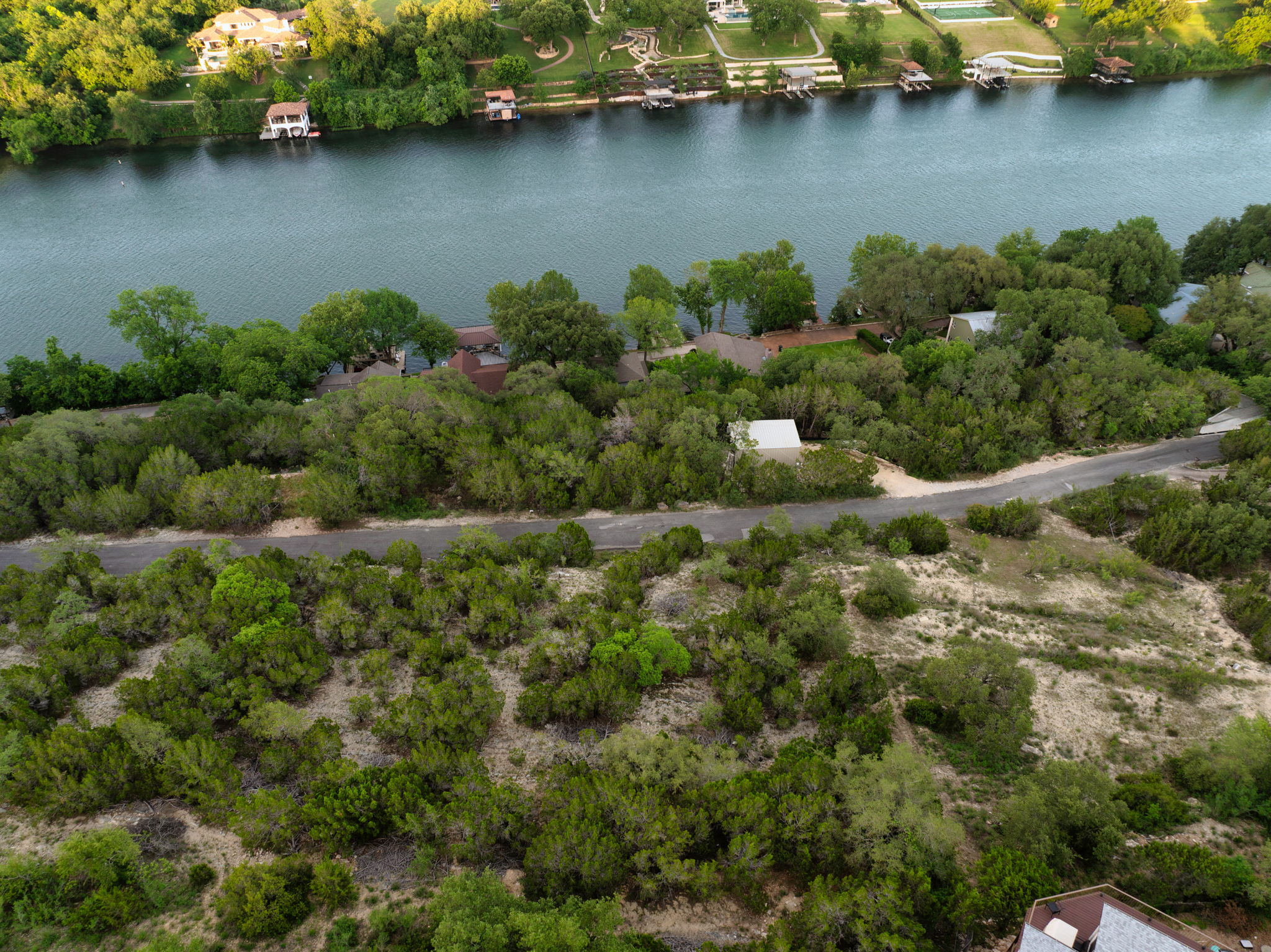 main property photo 28