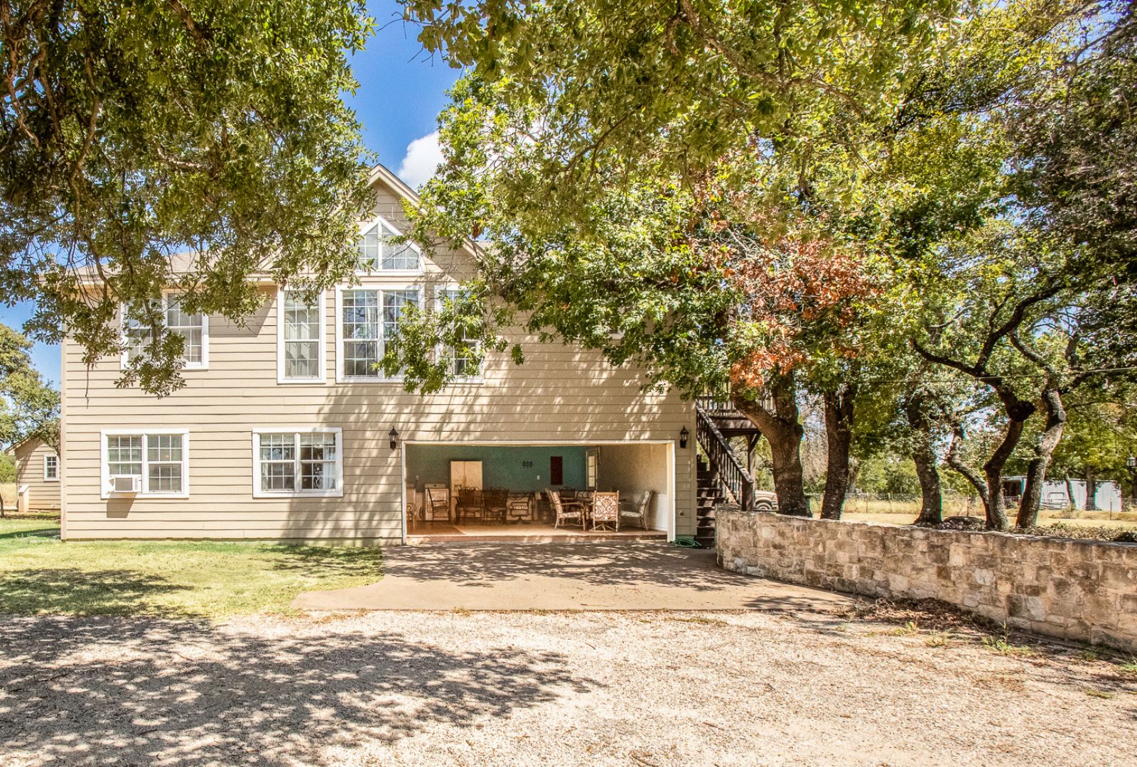 main property photo 17