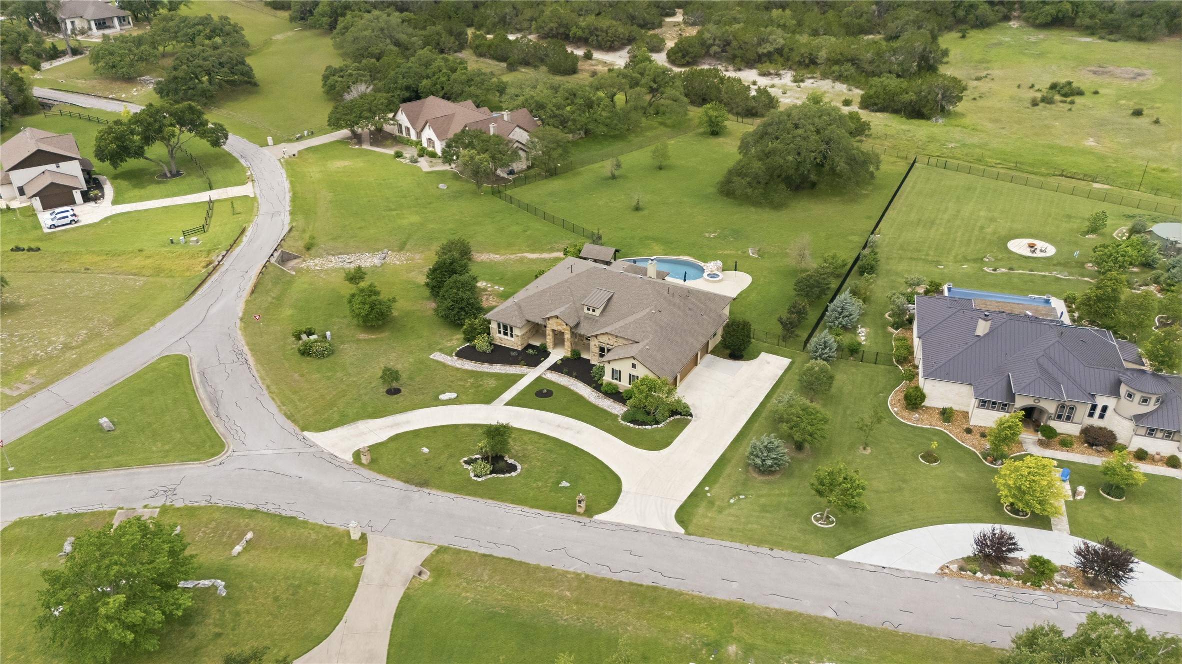 main property photo 37