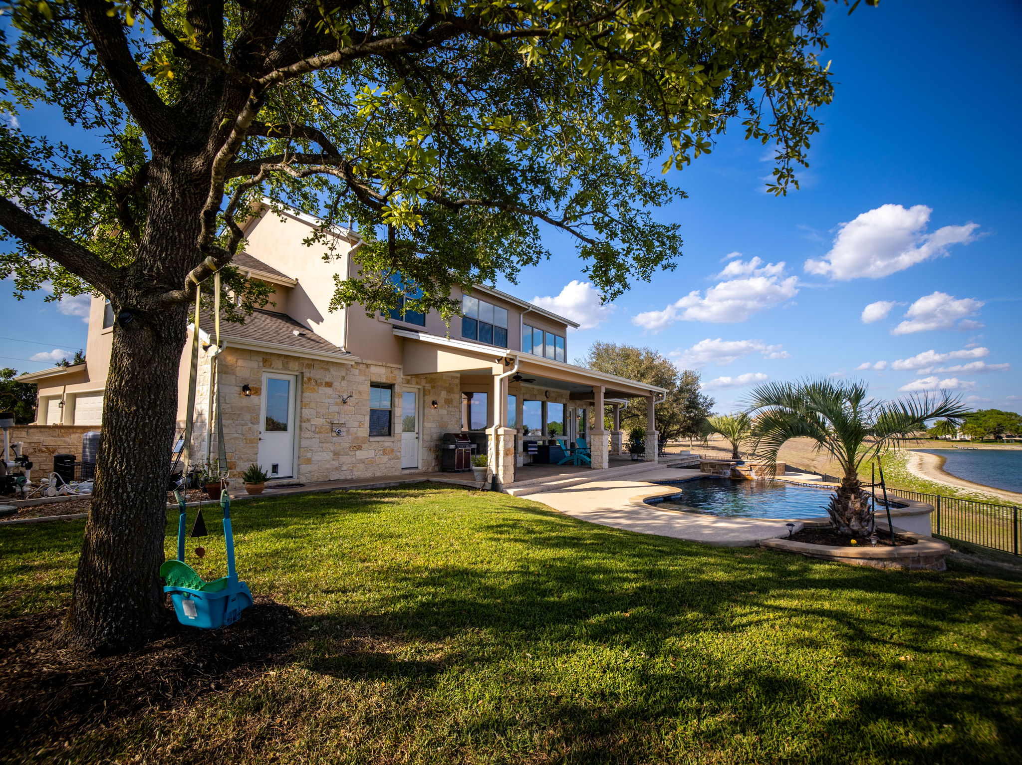 main property photo 19
