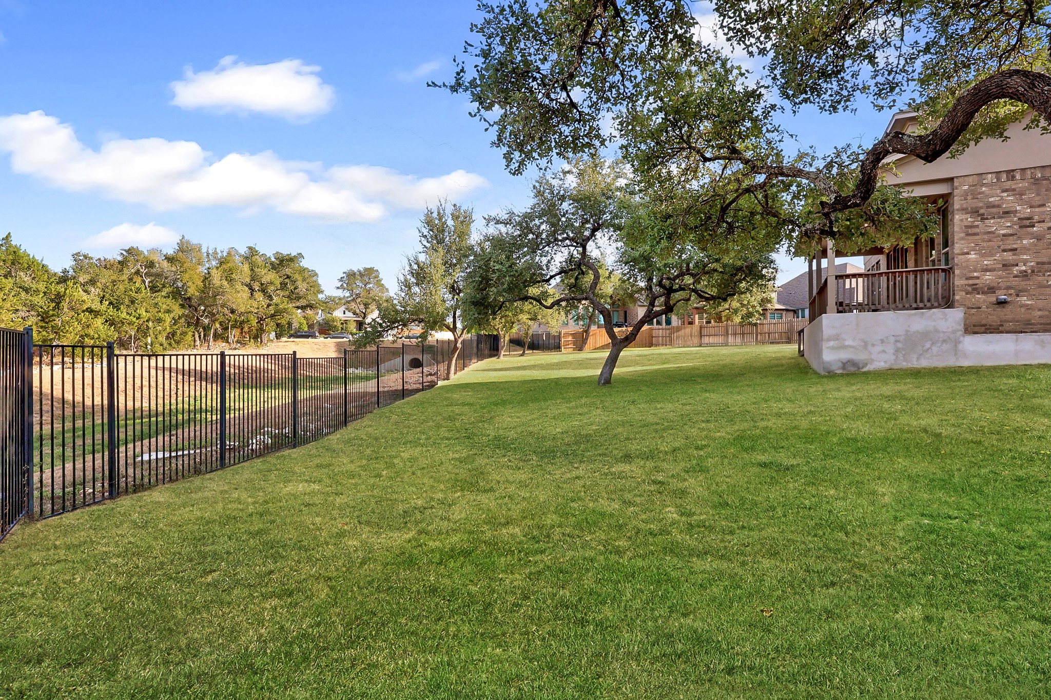 main property photo 26