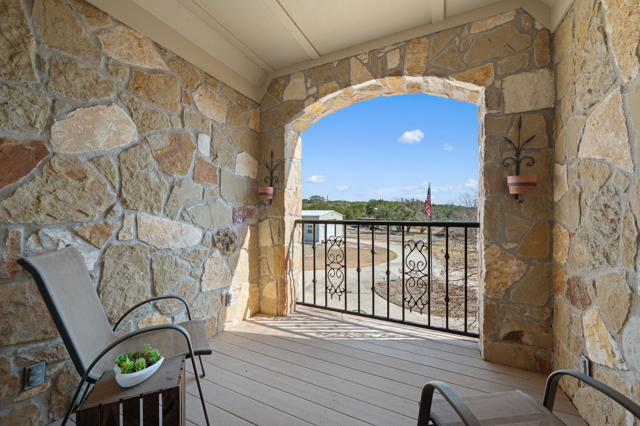 main property photo 24
