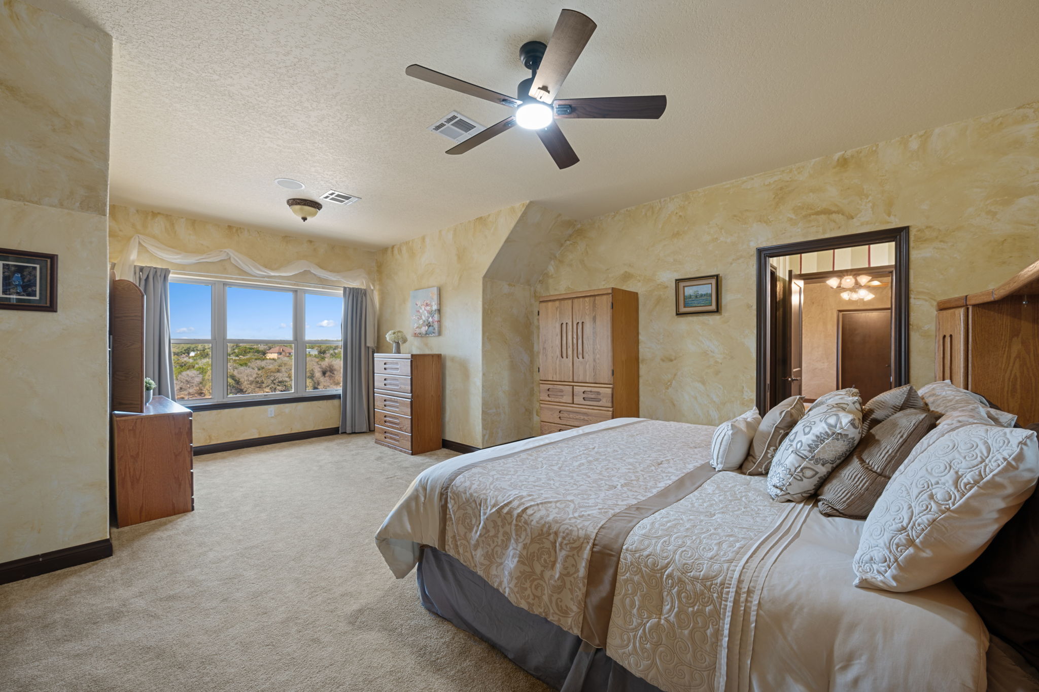 main property photo 25