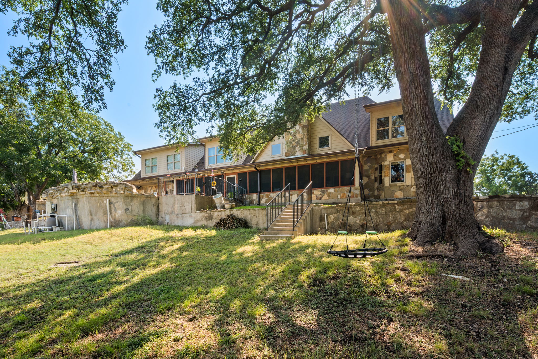 main property photo 33