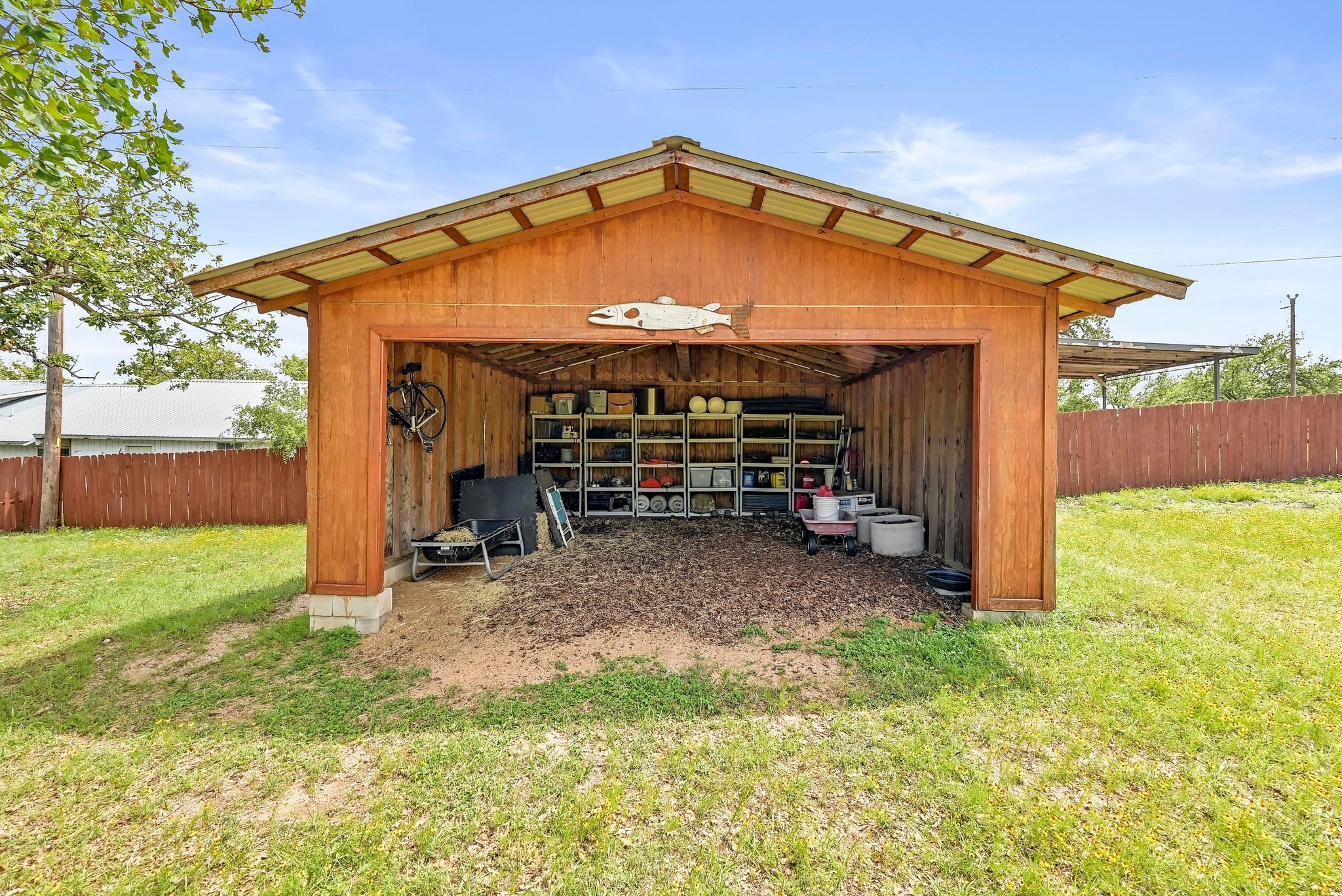main property photo 30